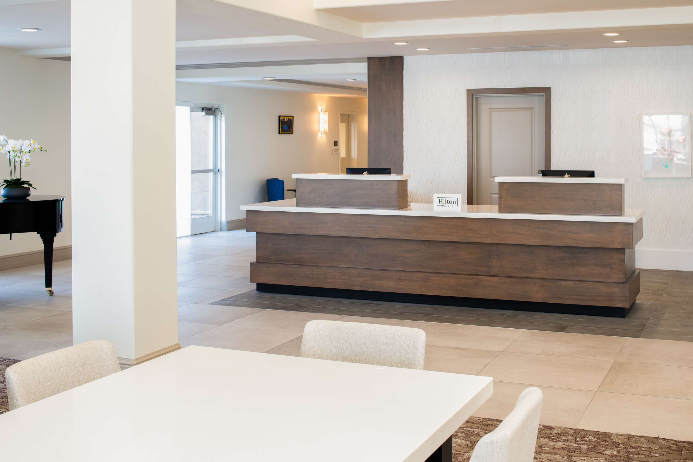 Reception | Hilton Garden Inn Fontana