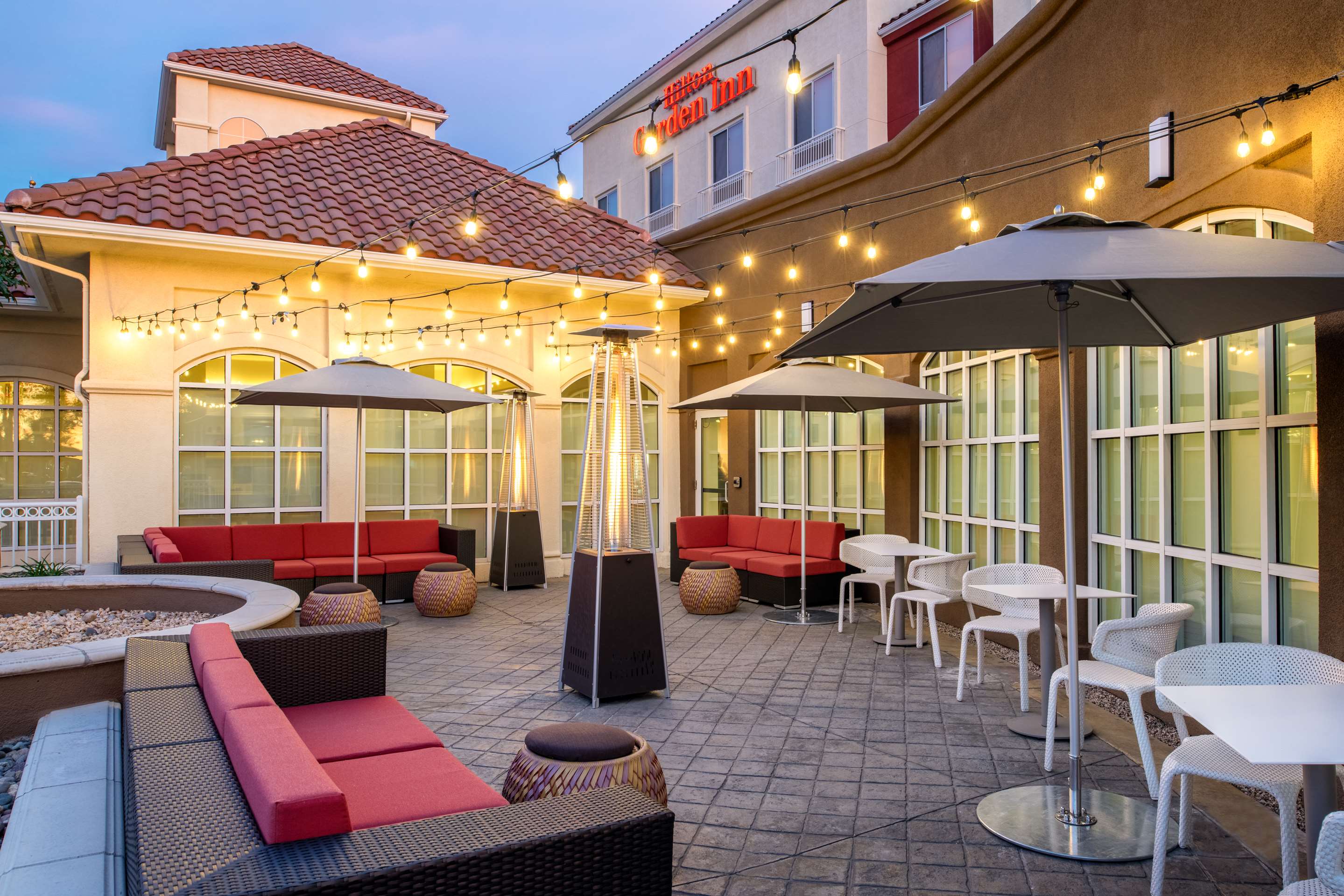 Exterior | Hilton Garden Inn Fontana