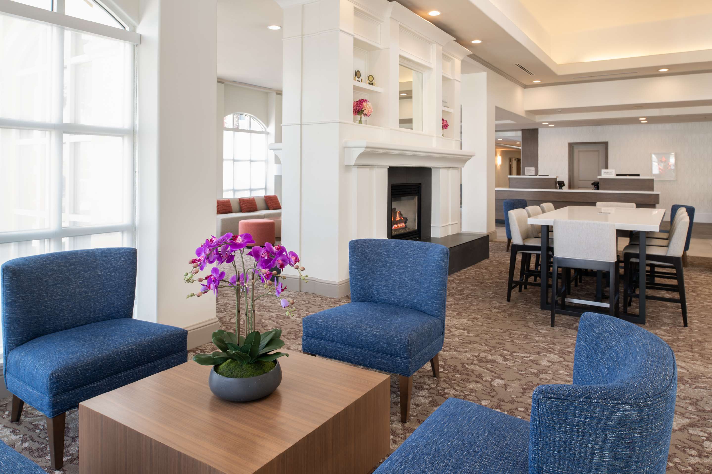 Lobby | Hilton Garden Inn Fontana