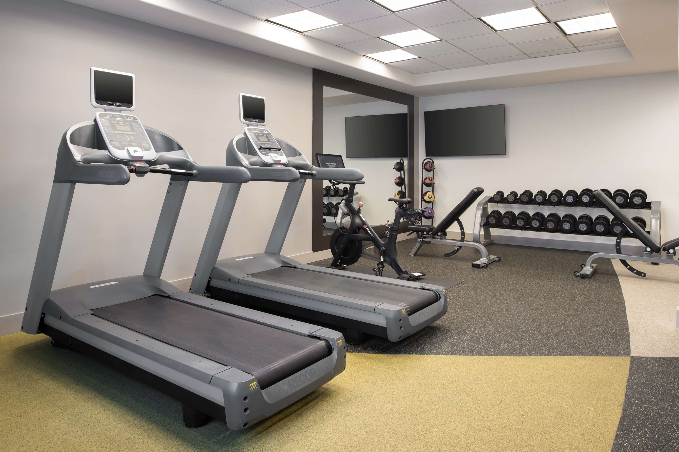 Health club fitness center gym | Hilton Garden Inn Fontana