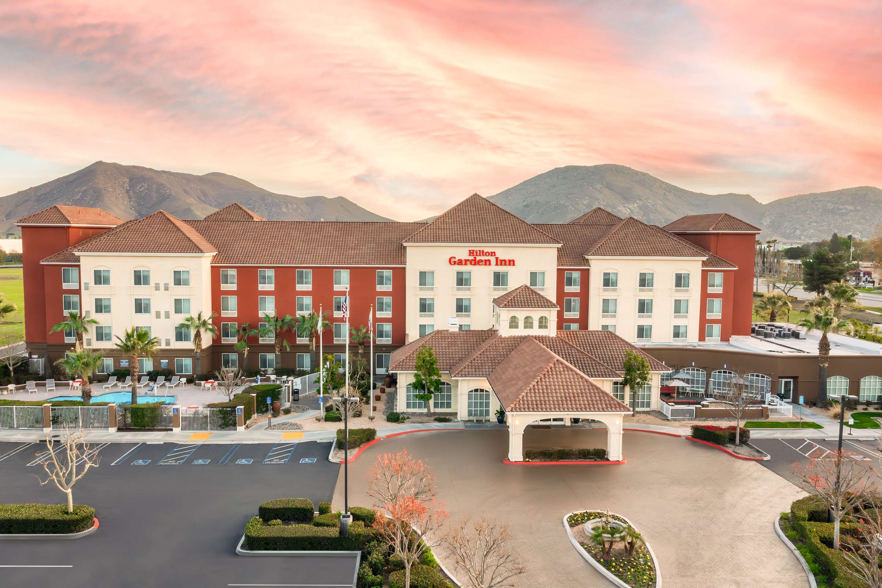 Exterior | Hilton Garden Inn Fontana