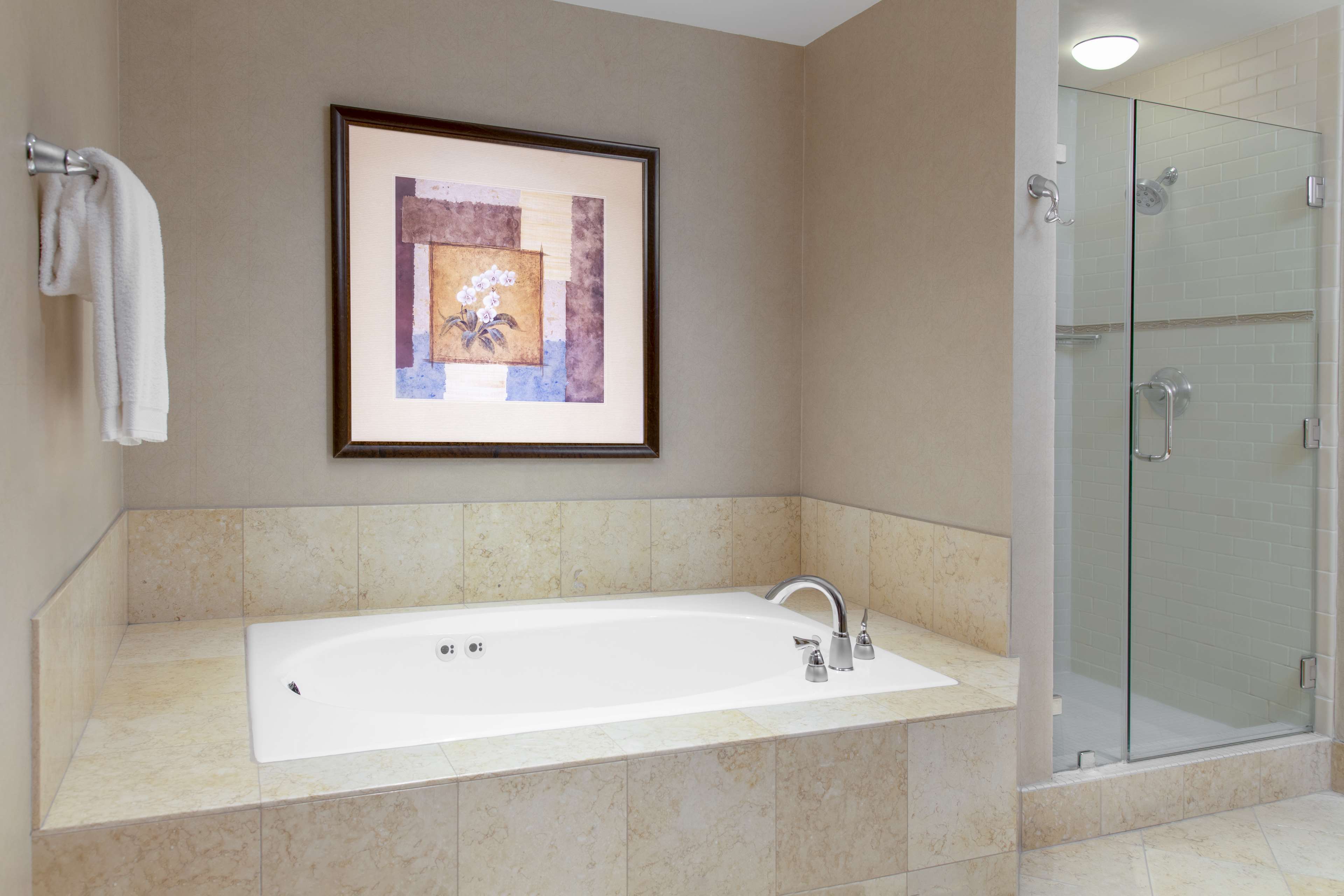 Hilton Orange County/Costa Mesa Room Type - 1 KING 1BDRM JR. SUITE