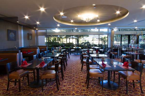 Restaurant - DoubleTree by Hilton Hotel OC Airport Santa Ana