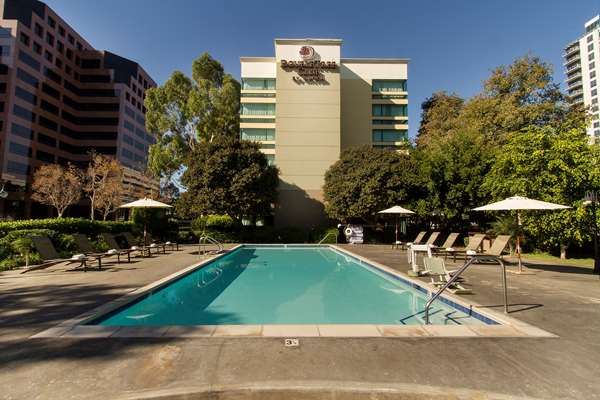 Pool - DoubleTree by Hilton Hotel OC Airport Santa Ana