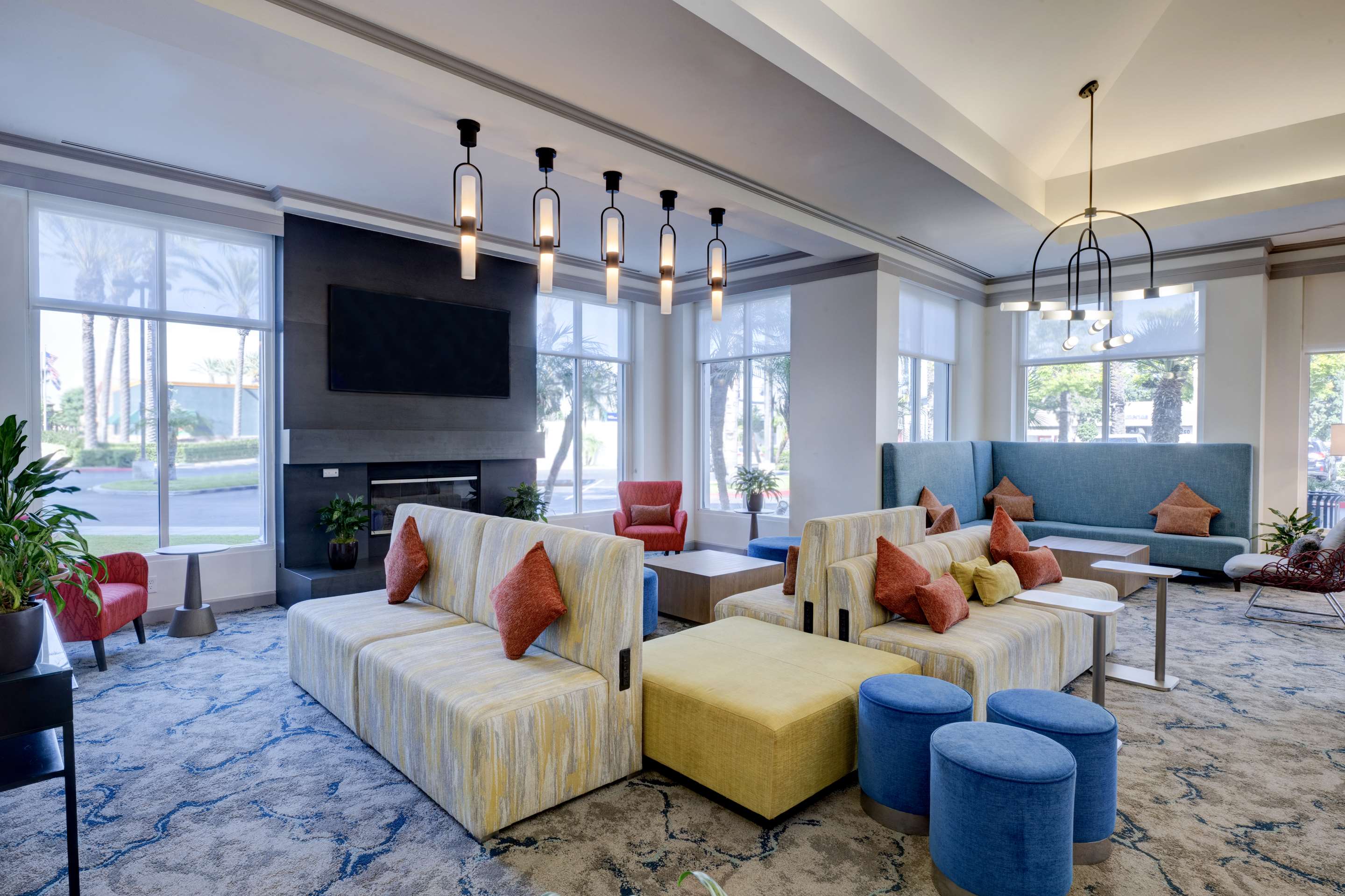 Lobby | Hilton Garden Inn Anaheim/Garden Grove