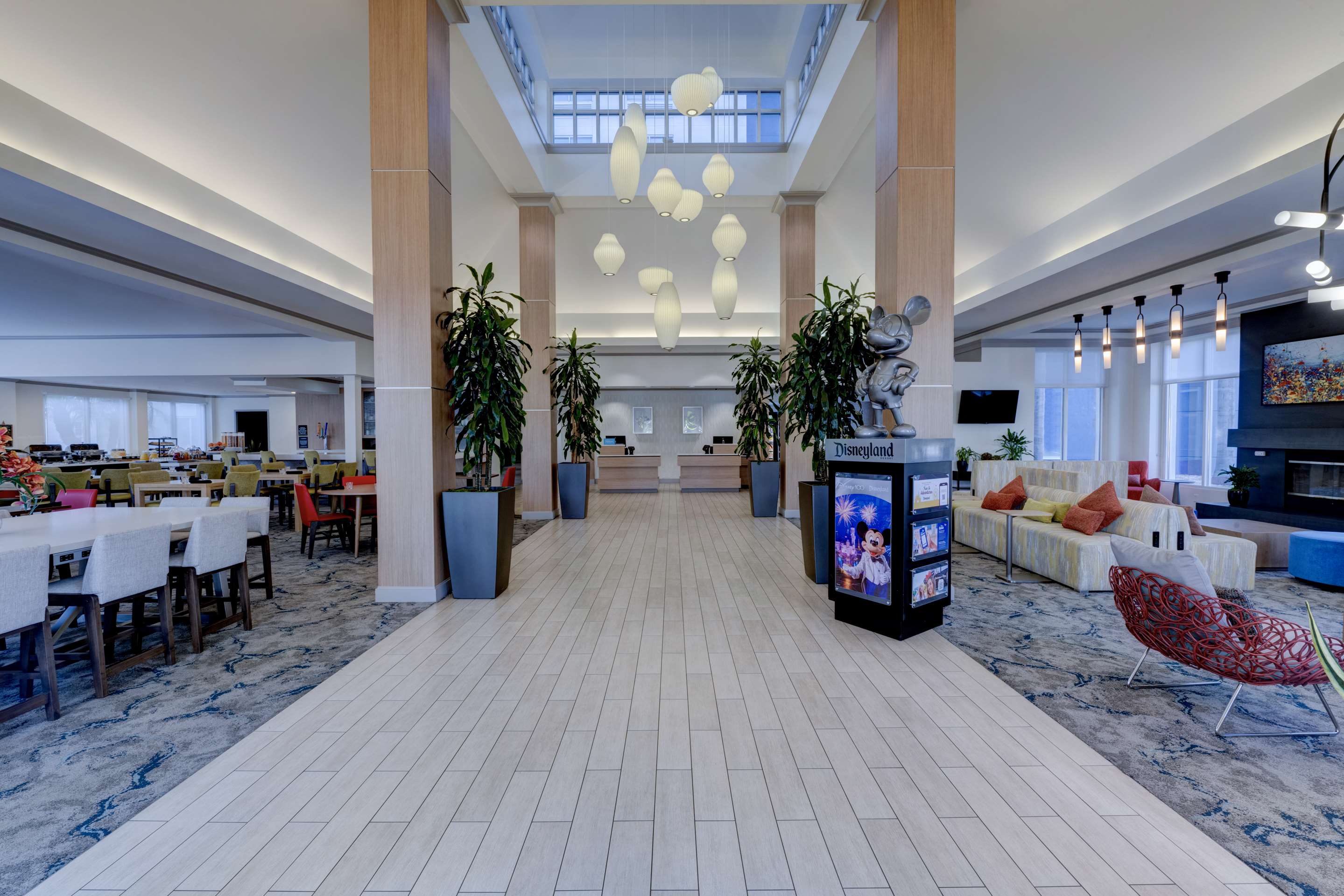 Lobby | Hilton Garden Inn Anaheim/Garden Grove