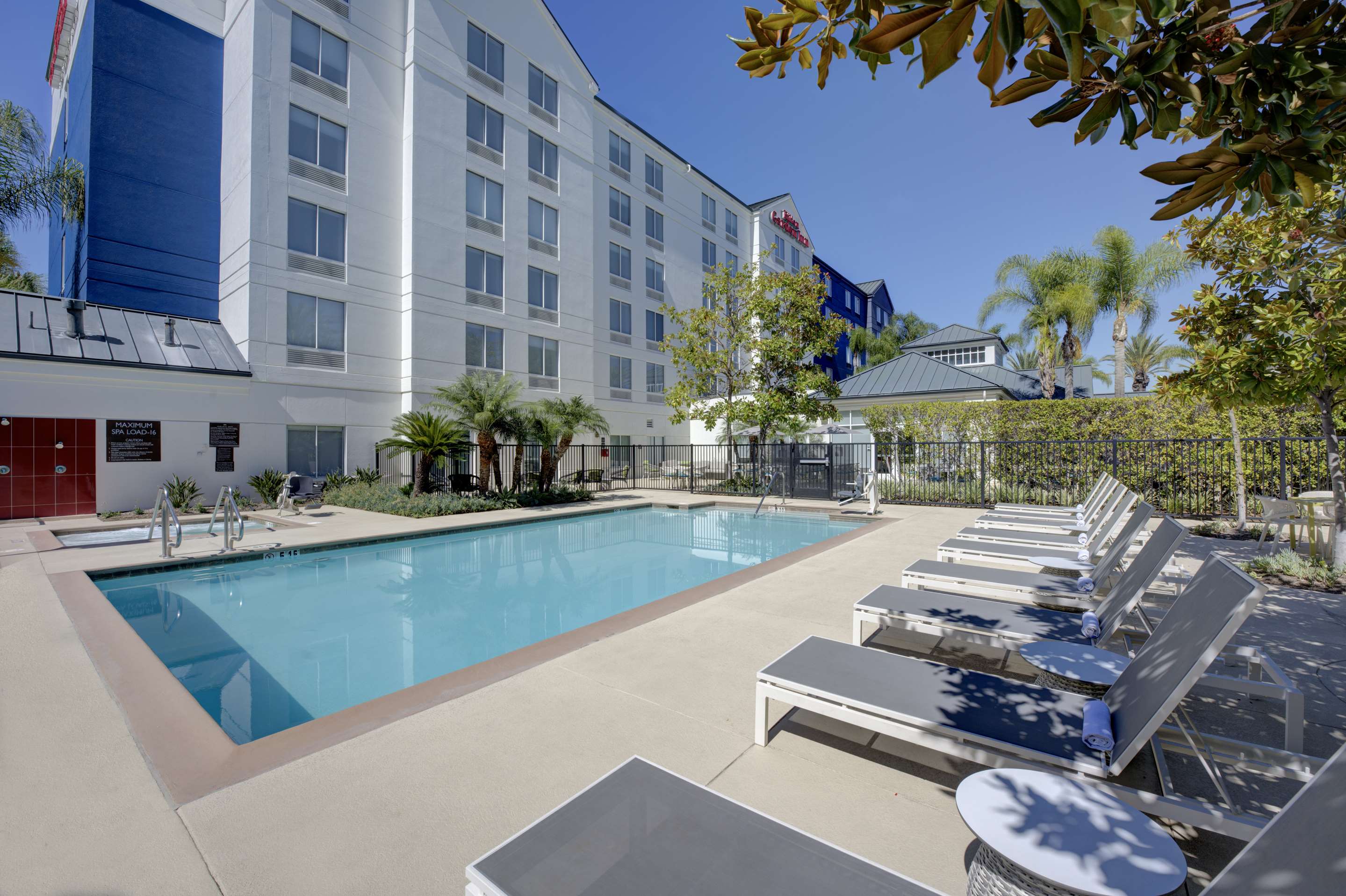 Pool | Hilton Garden Inn Anaheim/Garden Grove
