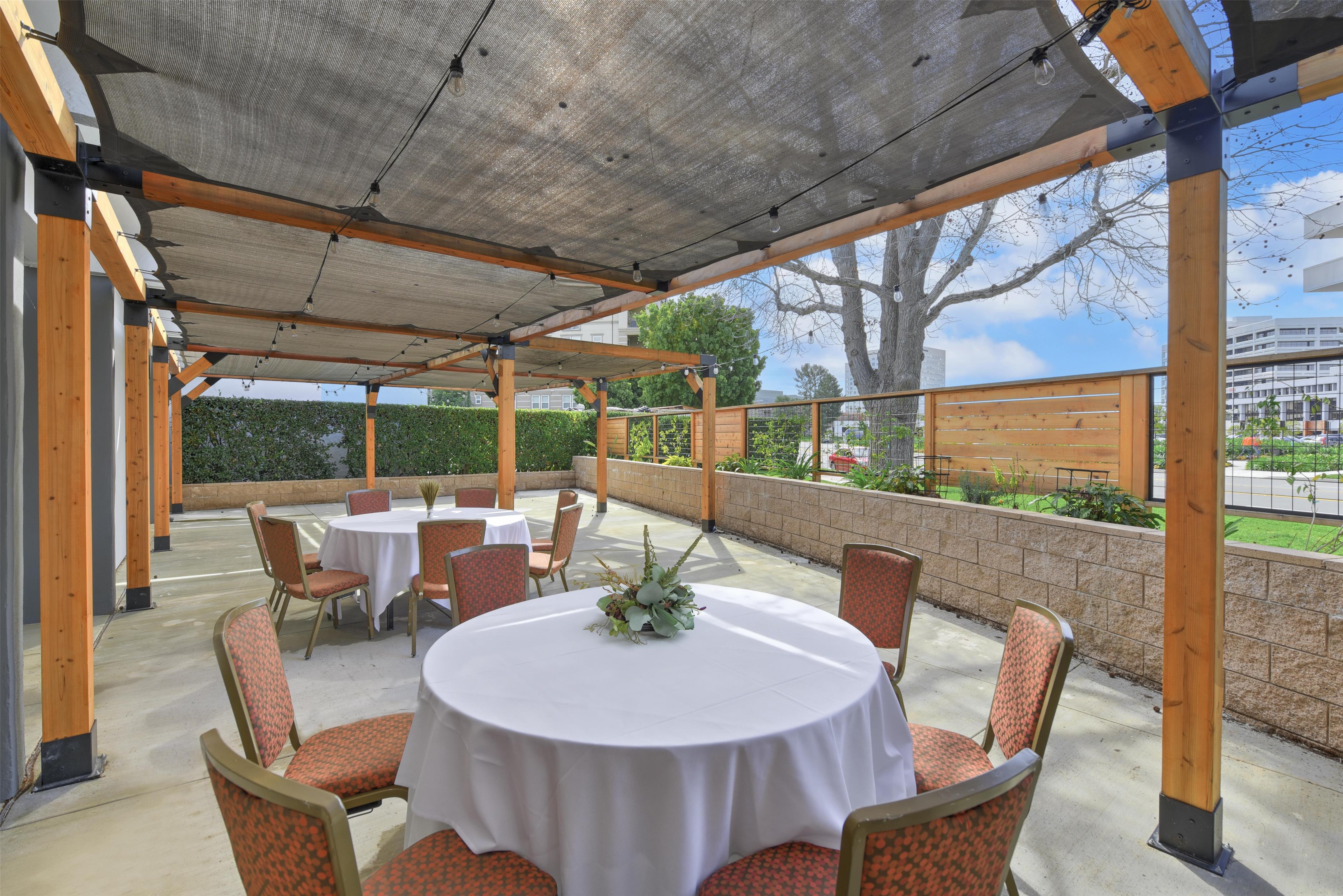 Exterior | Hilton Irvine/Orange County Airport
