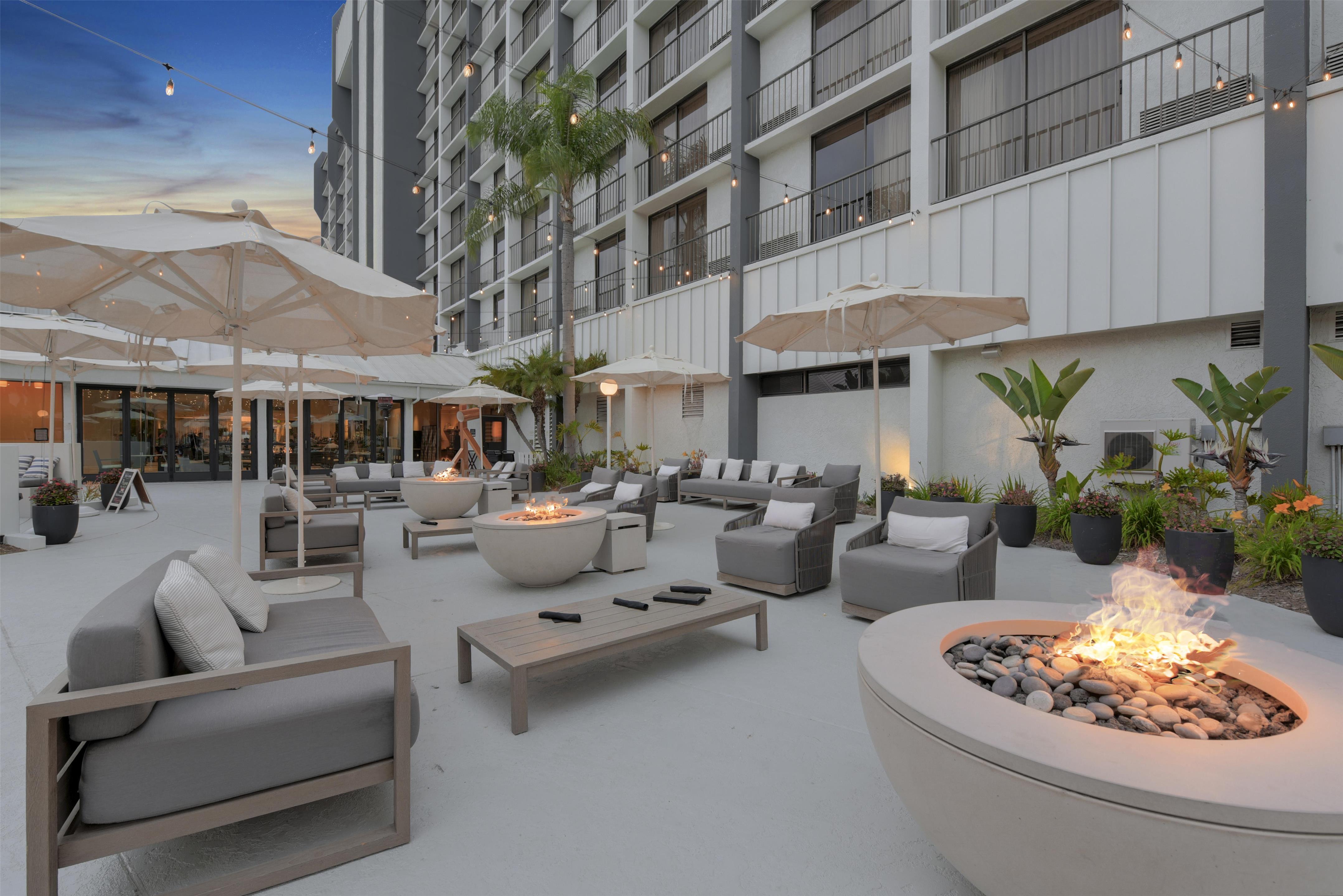 Exterior | Hilton Irvine/Orange County Airport