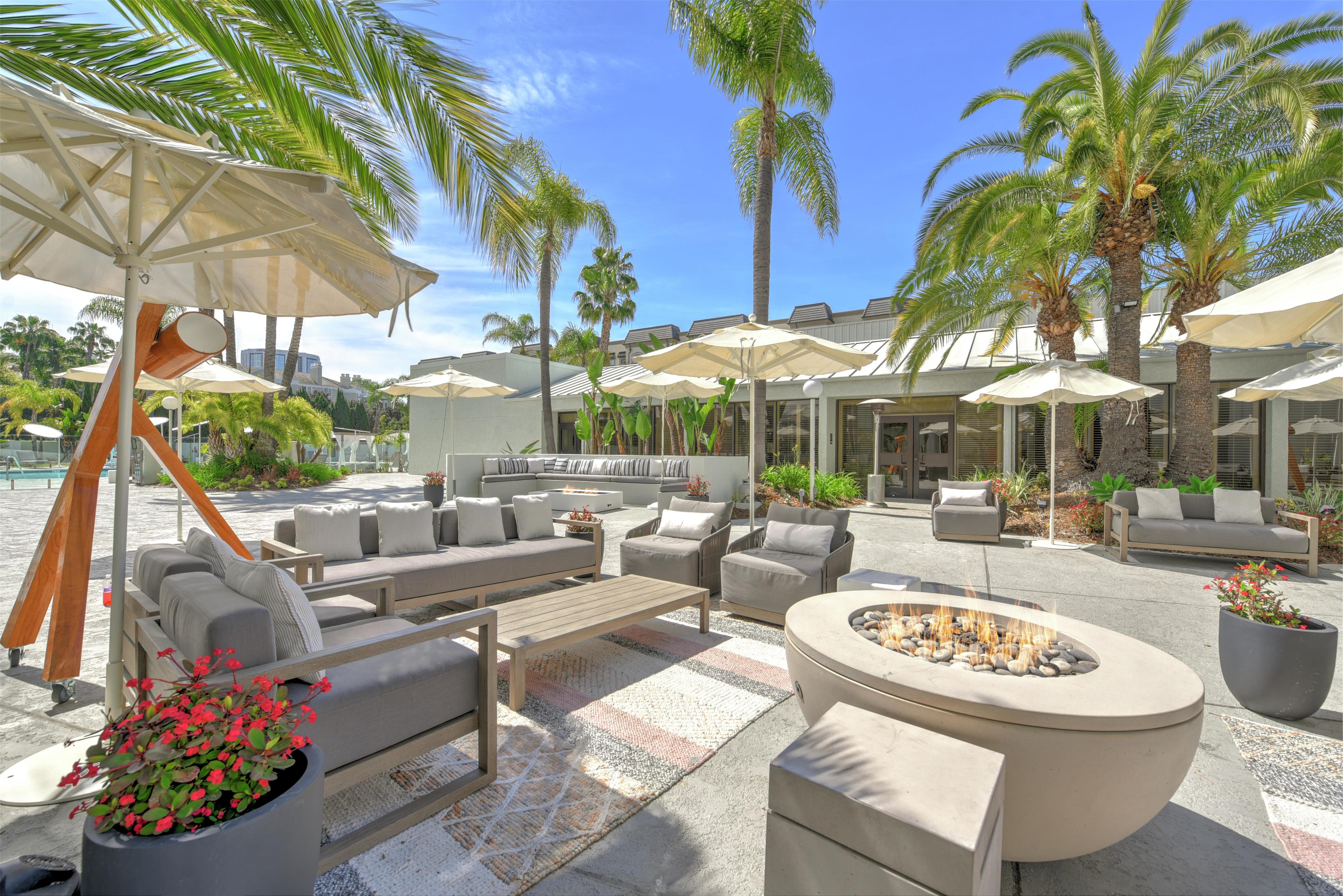 Exterior | Hilton Irvine/Orange County Airport