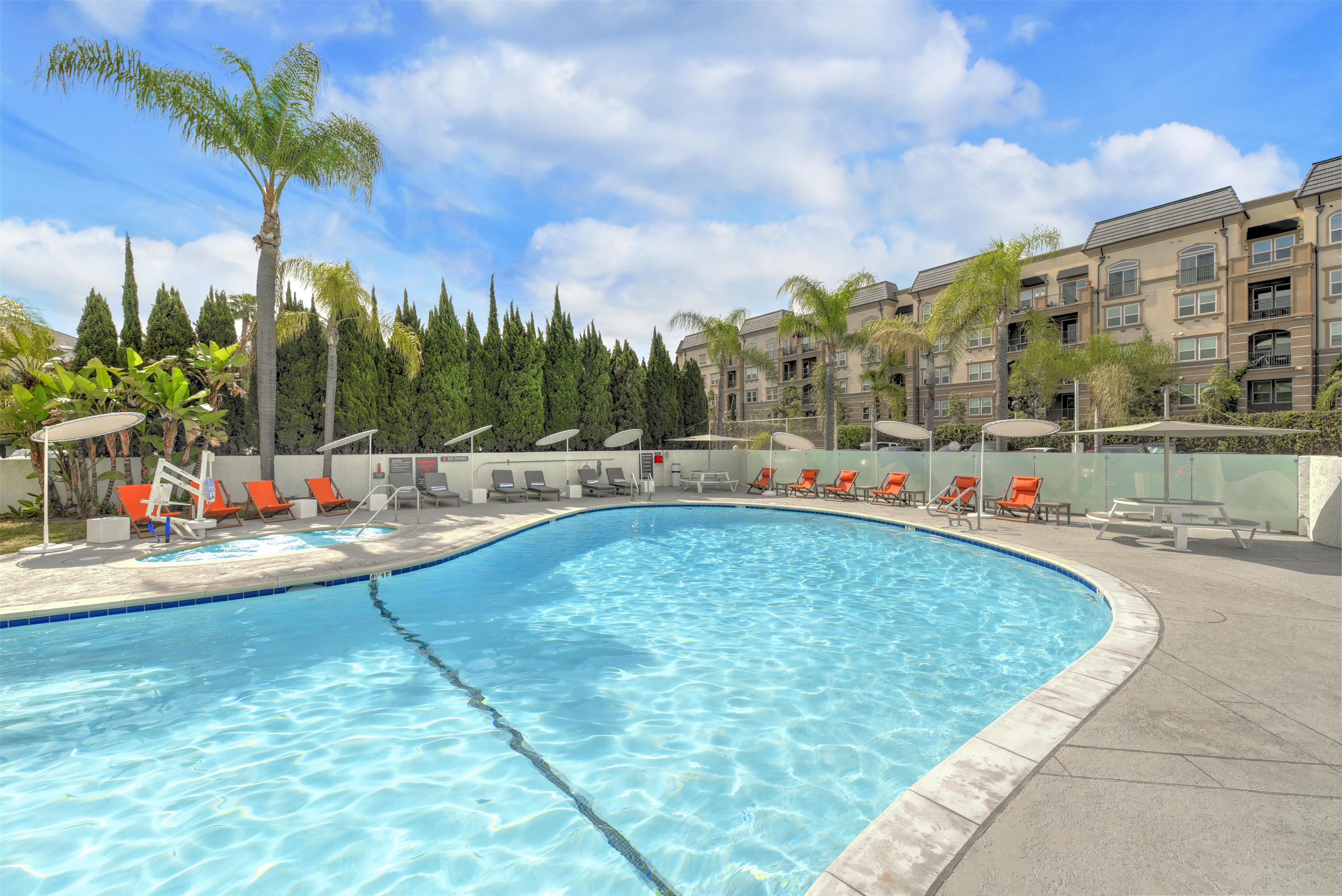 Pool | Hilton Irvine/Orange County Airport