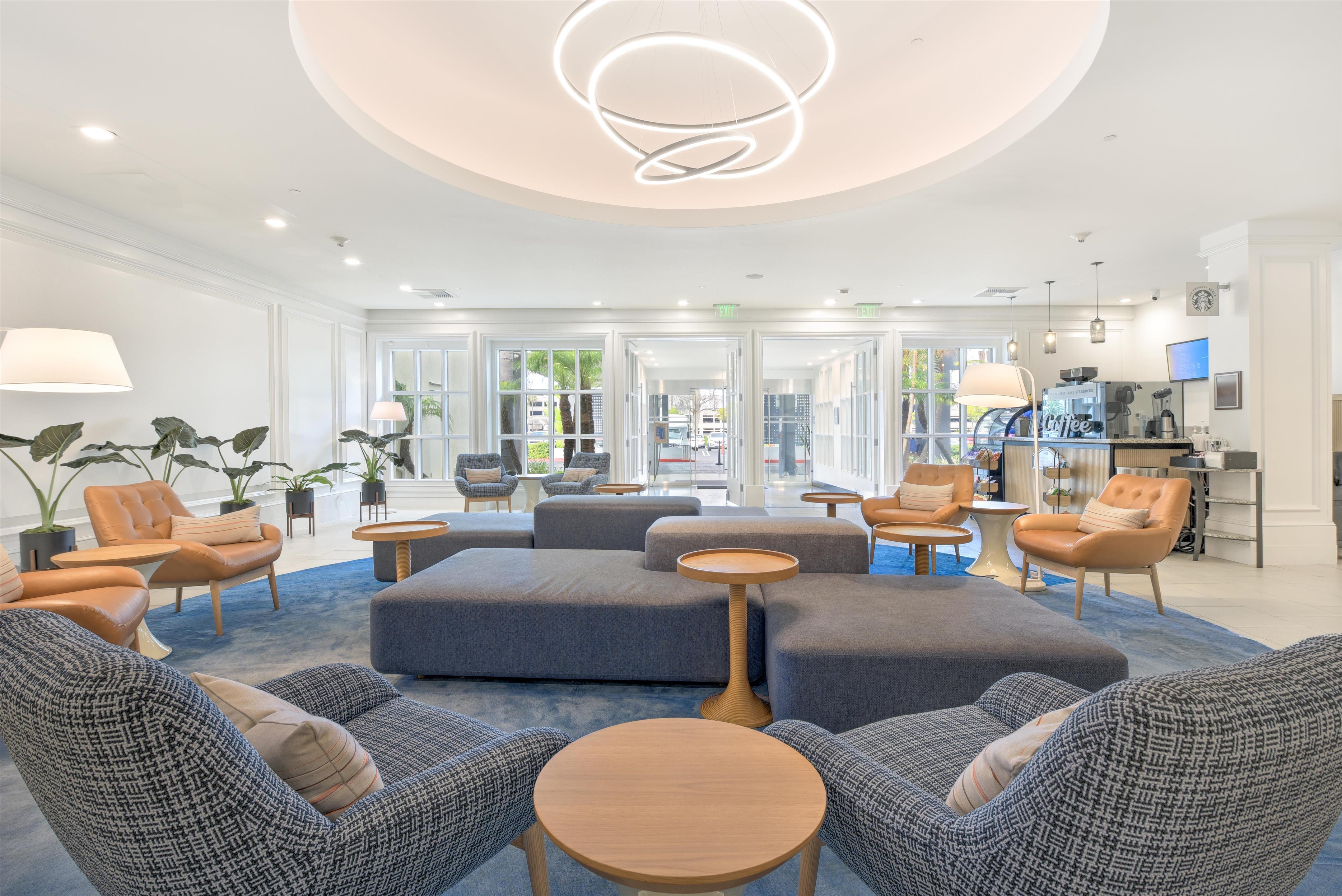 Lobby | Hilton Irvine/Orange County Airport