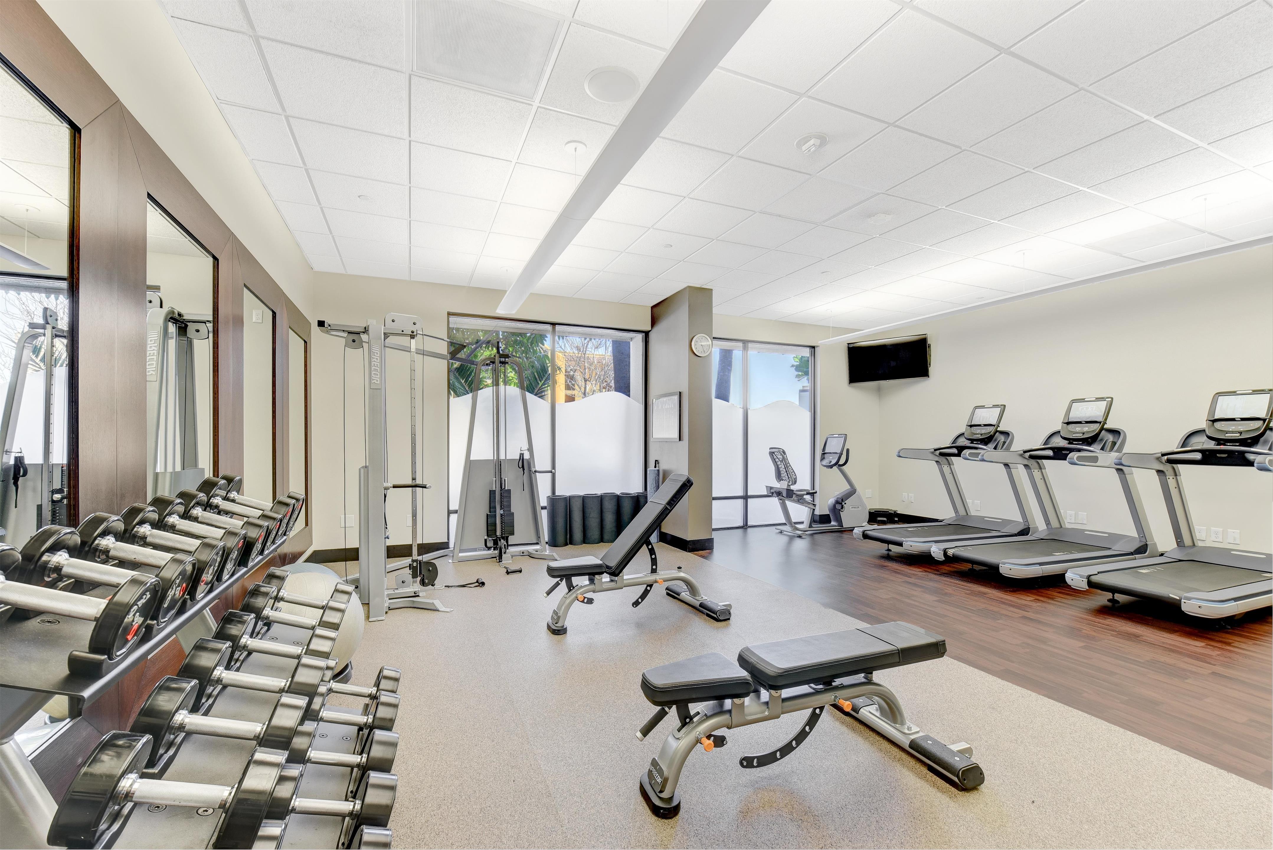 Health club fitness center gym | Hilton Irvine/Orange County Airport