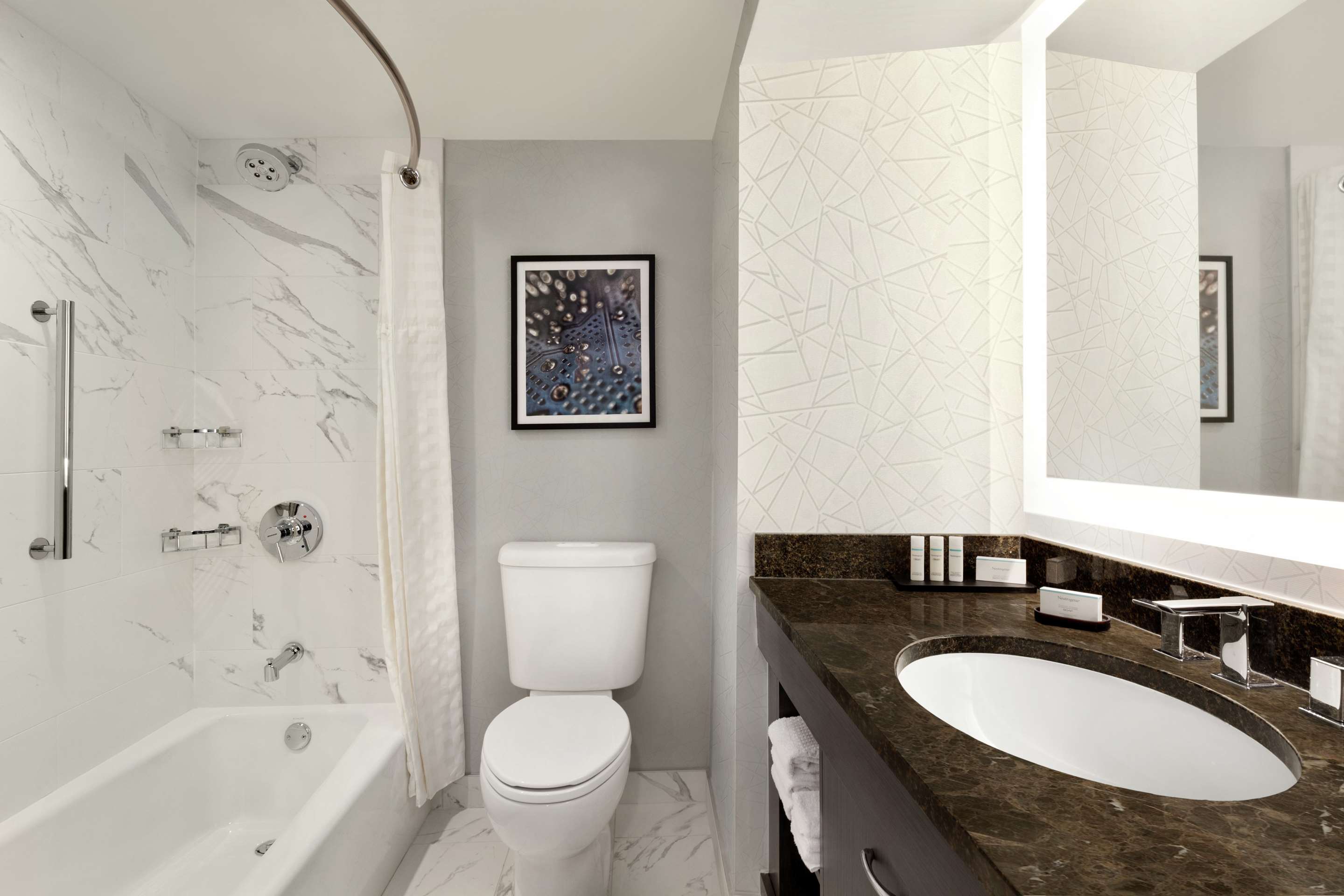 Guest room bath