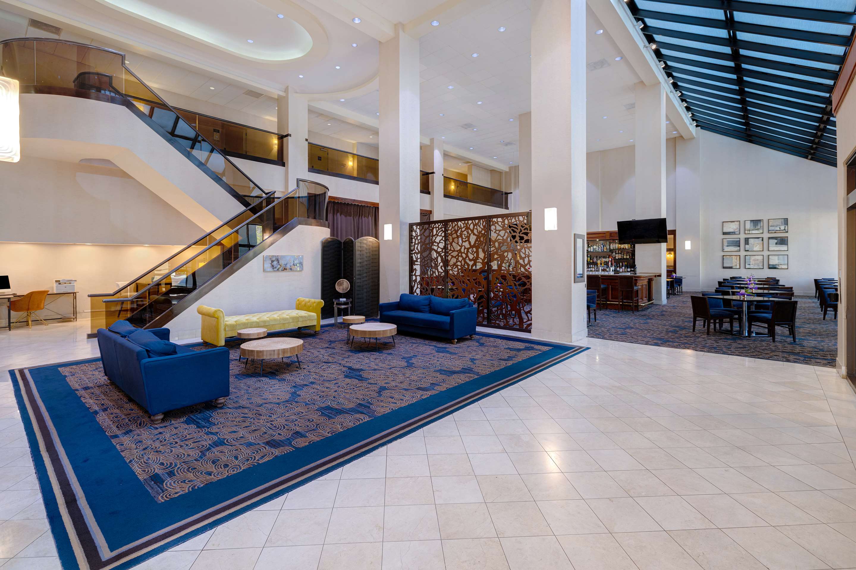 Lobby | Embassy Suites by Hilton Santa Clara Silicon Valley