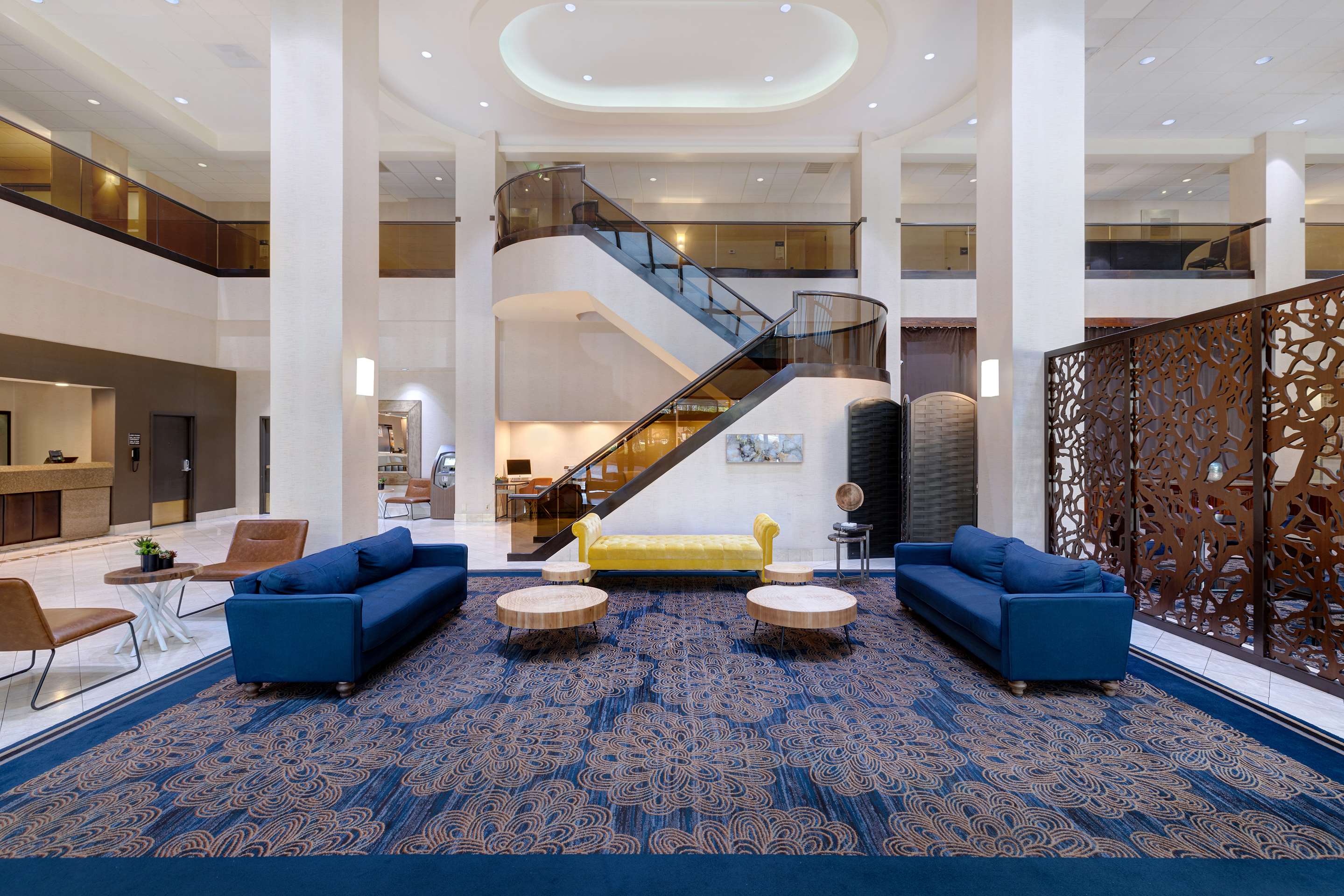 Lobby | Embassy Suites by Hilton Santa Clara Silicon Valley