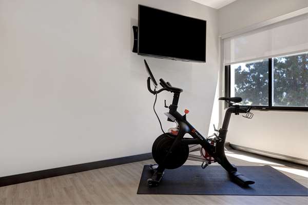 Fitness/ Exercise Room - Embassy Suites Santa Clara