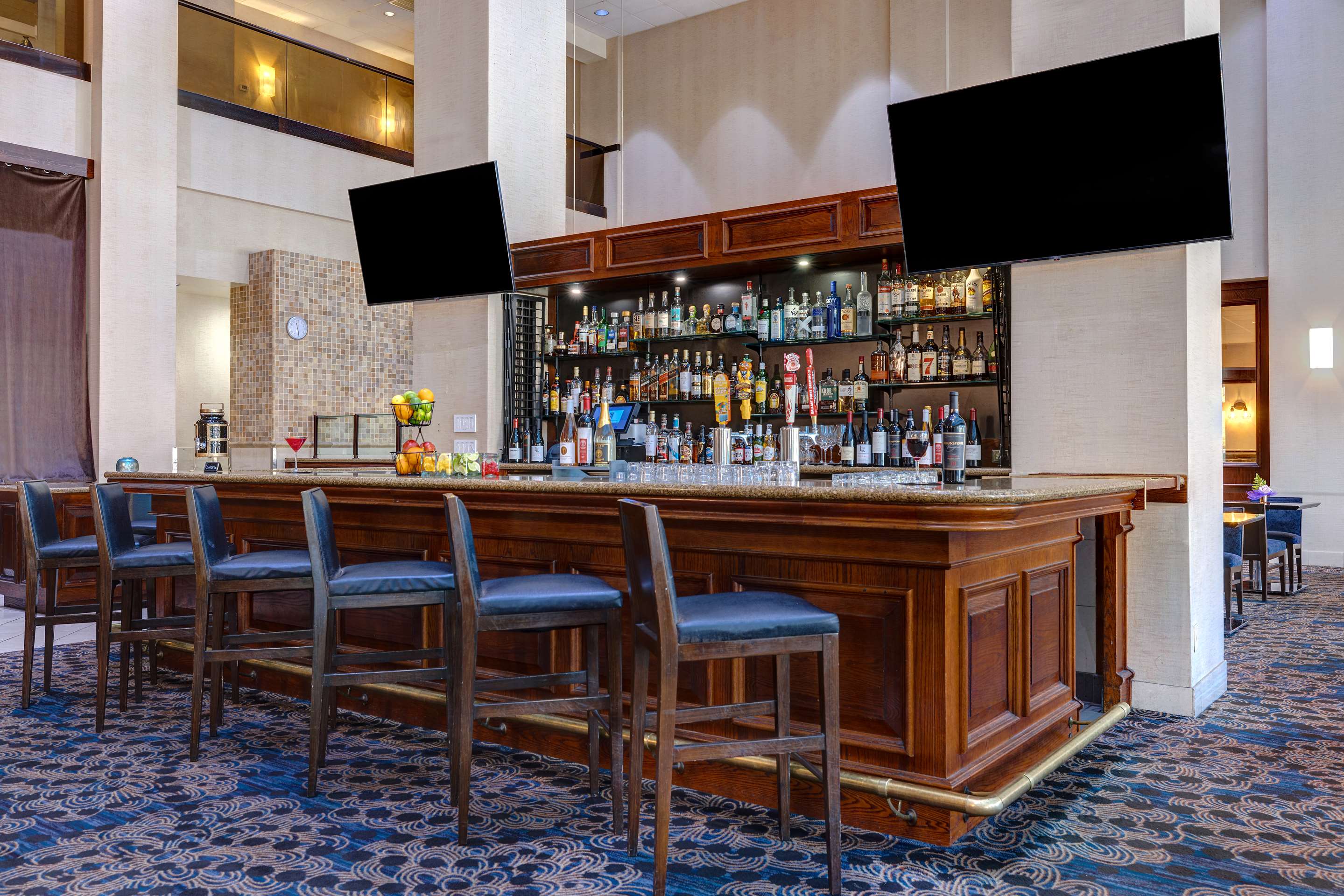 BarLounge | Embassy Suites by Hilton Santa Clara Silicon Valley
