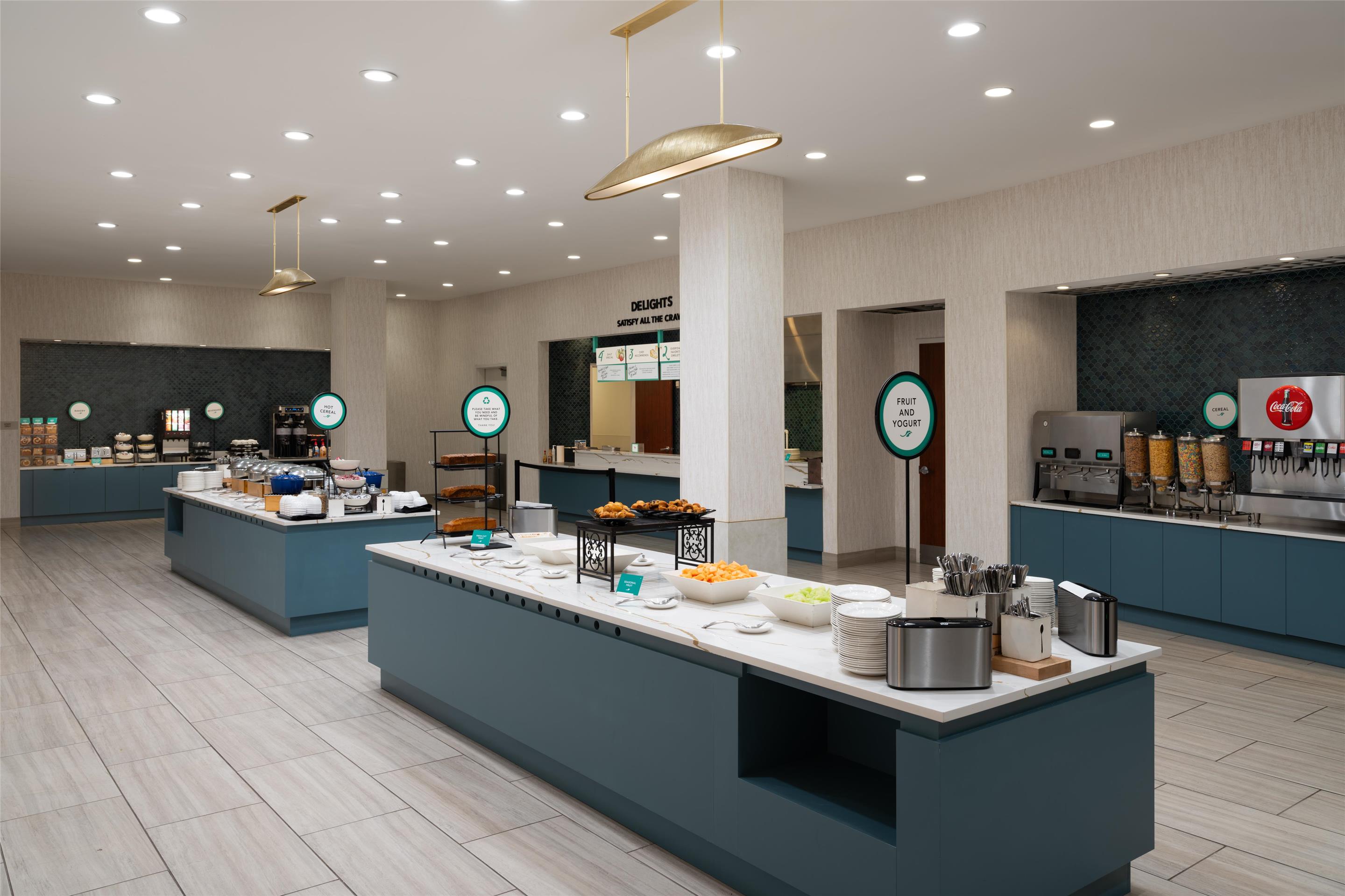Breakfast Area | Embassy Suites by Hilton San Marcos Hotel Conference Center