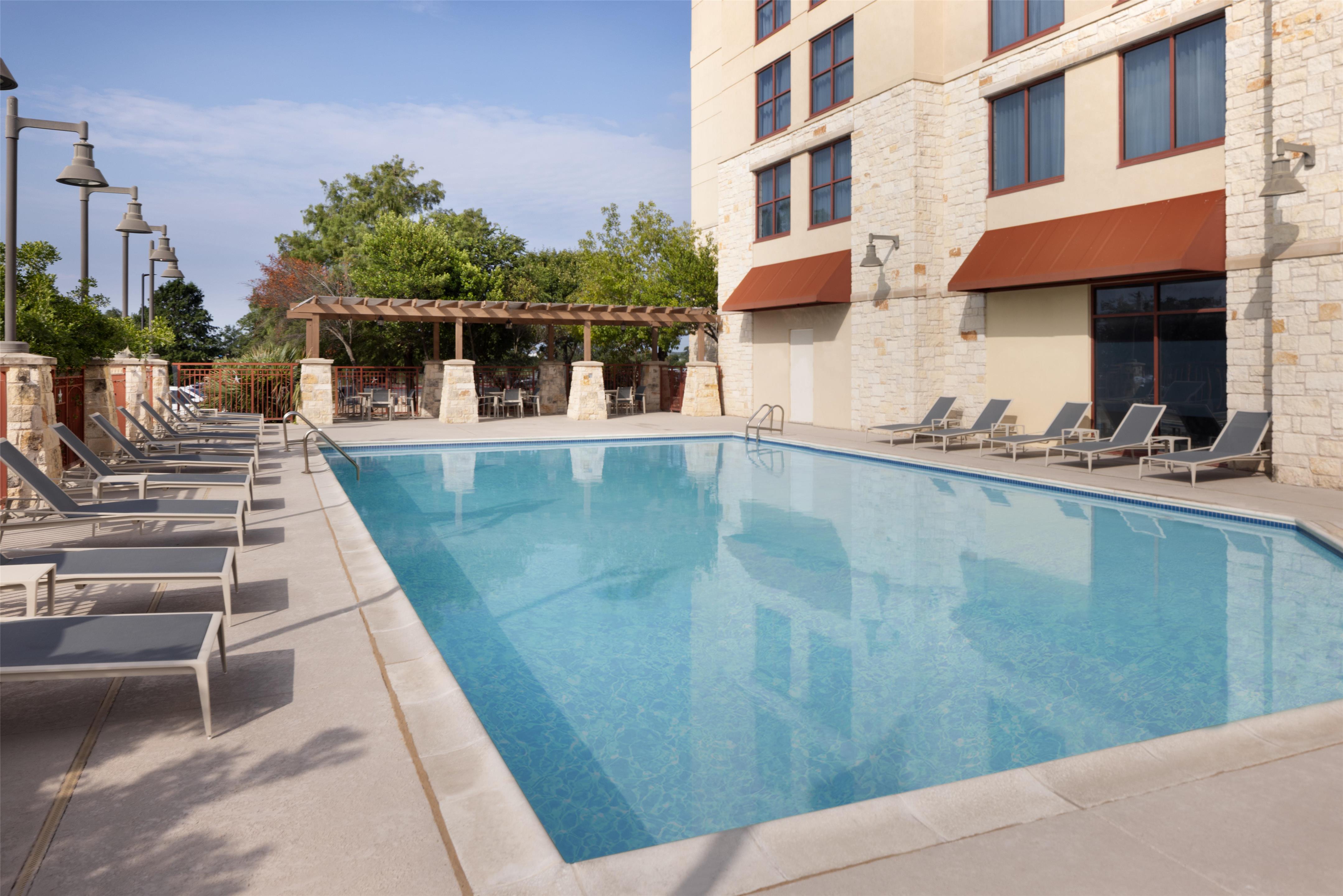 Pool | Embassy Suites by Hilton San Marcos Hotel Conference Center