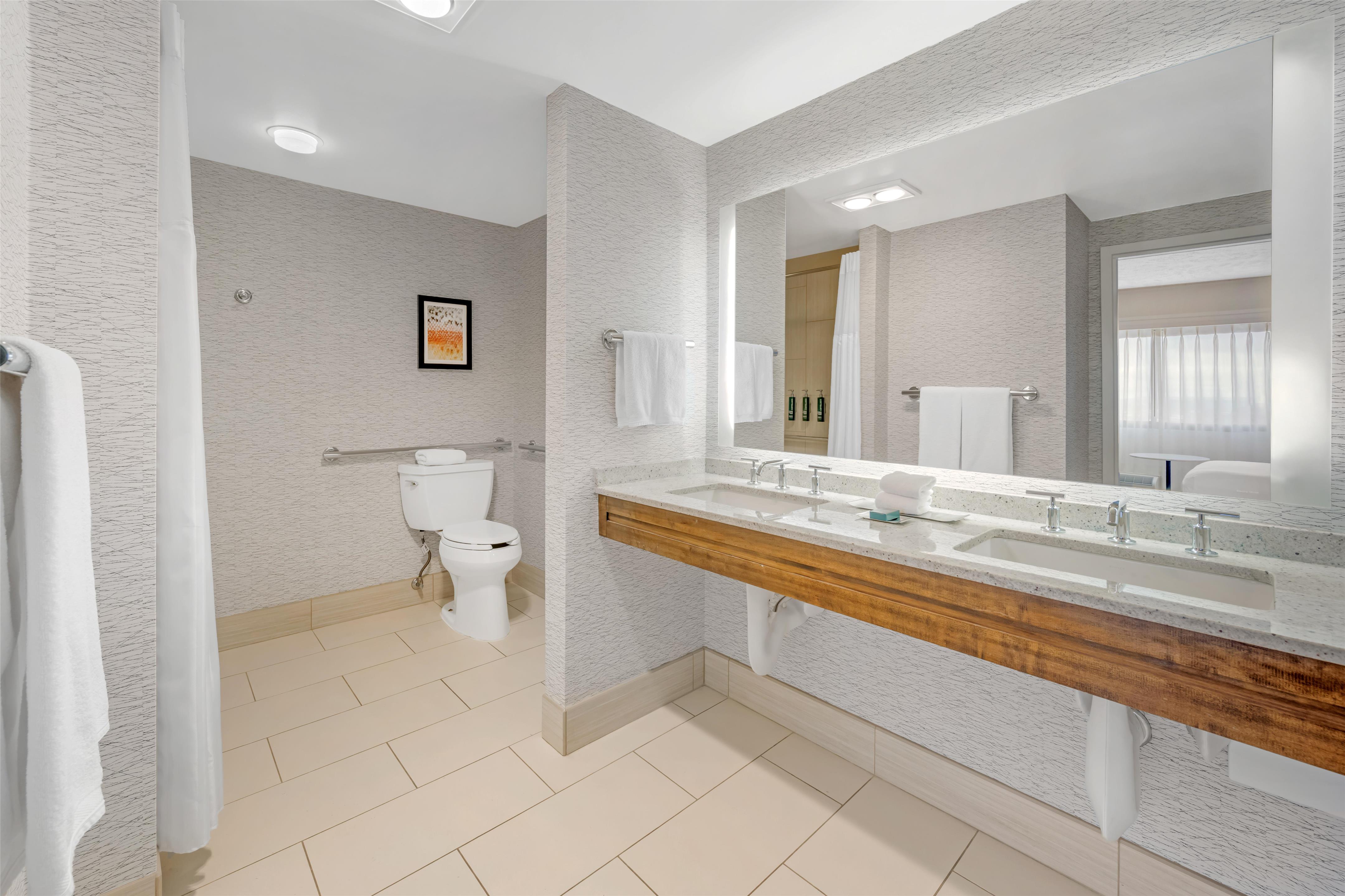 Guest room bath