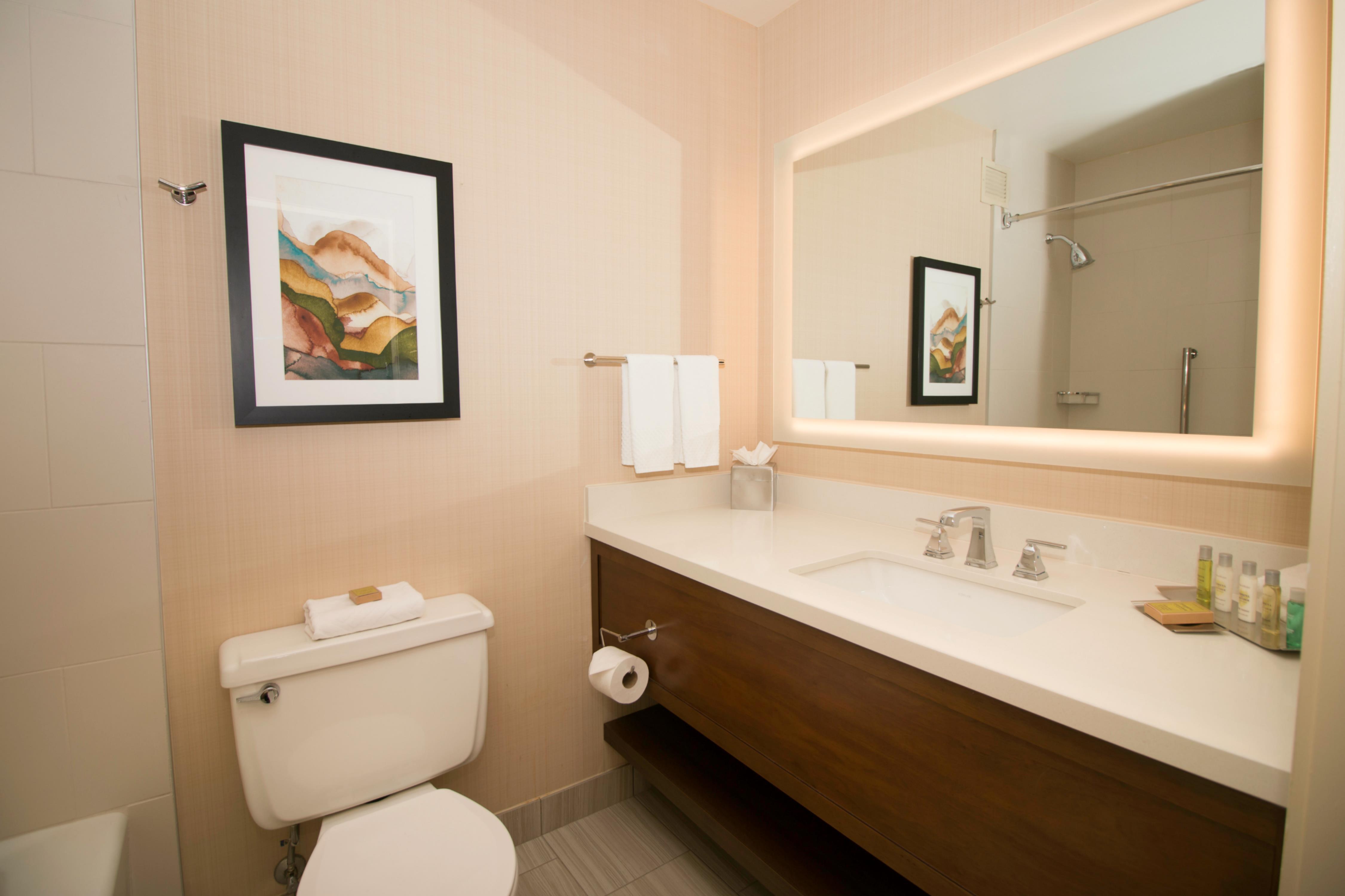 DoubleTree by Hilton Spokane City Center Room Type - 1 QUEEN BED HEARING ACCESS