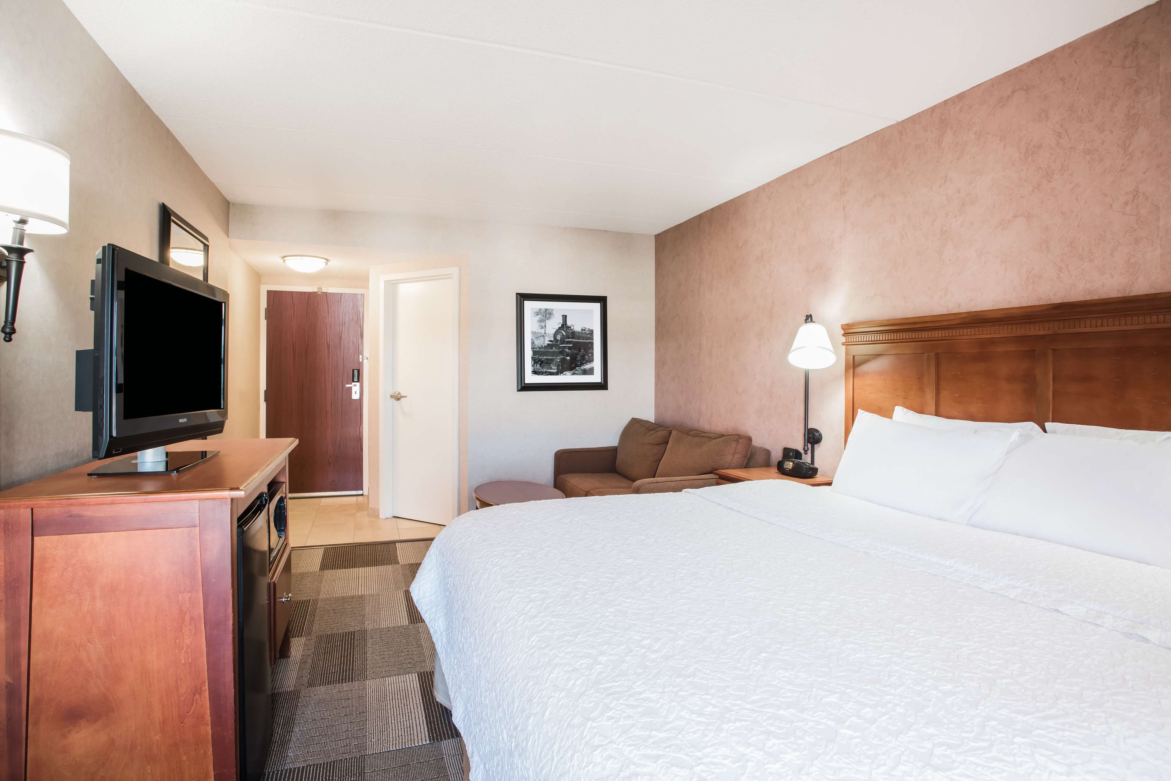 Hampton Inn by Hilton West Springfield - Tap to explore photos