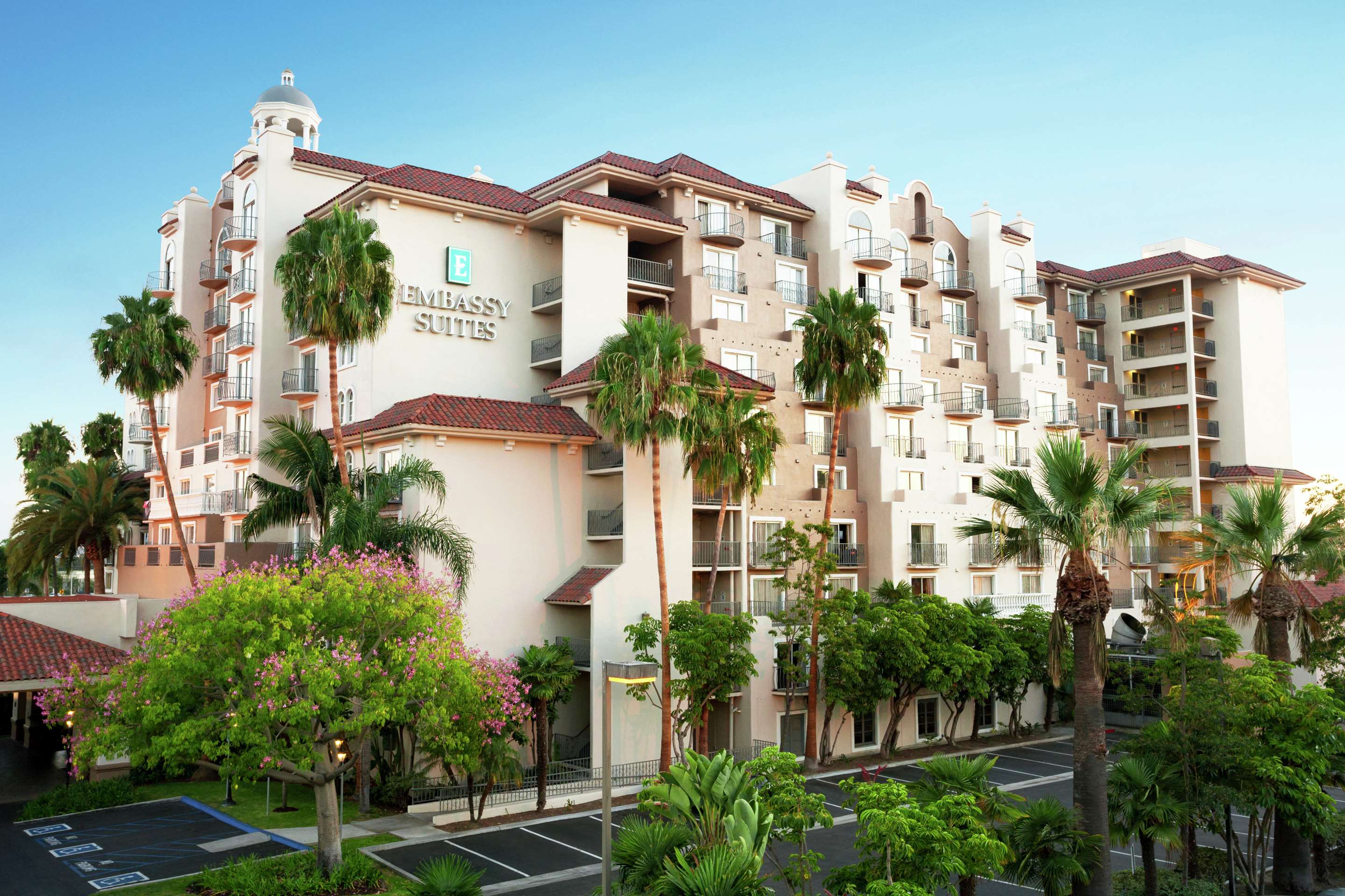 Exterior | Embassy Suites by Hilton Santa Ana Orange County Airport