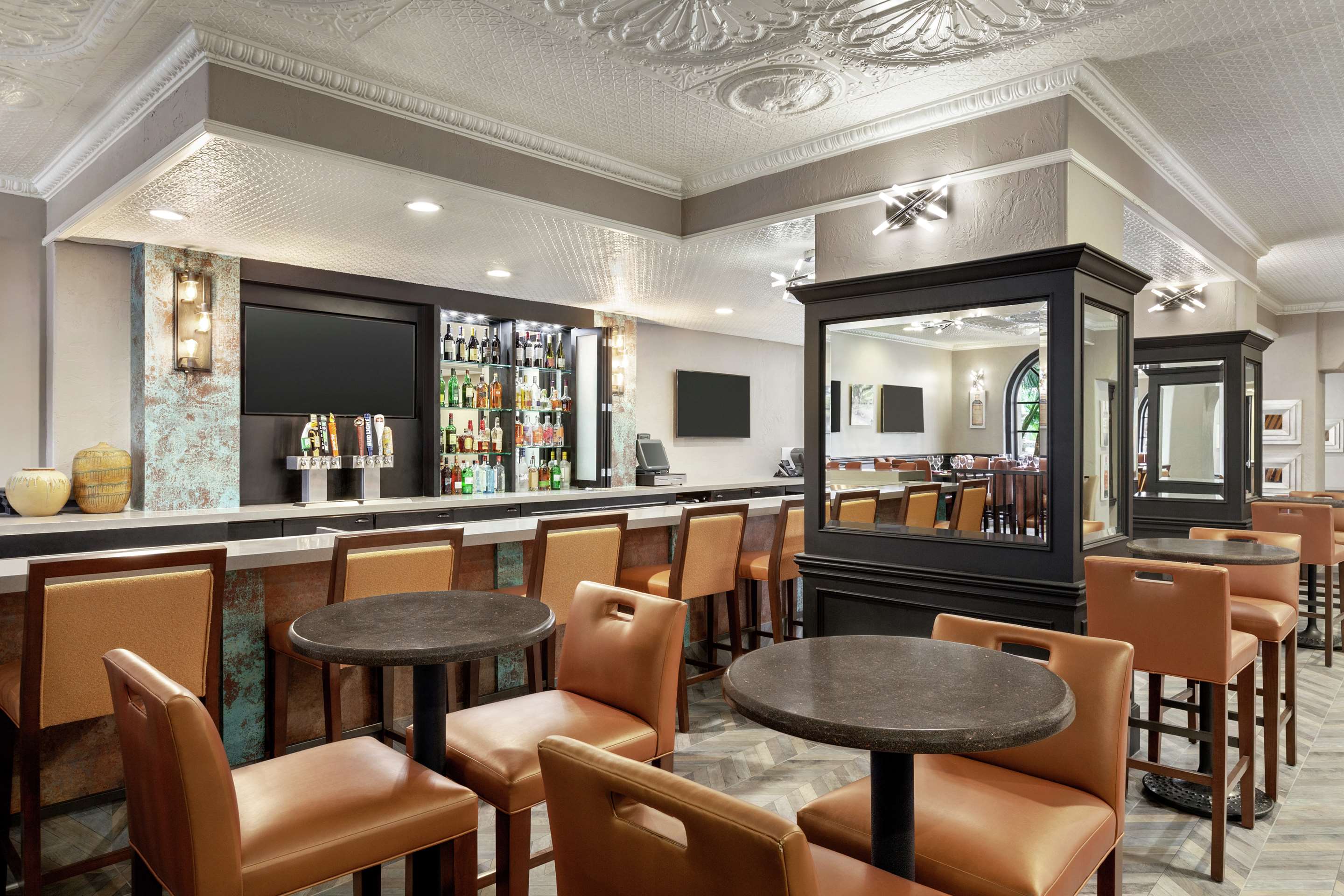 BarLounge | Embassy Suites by Hilton Santa Ana Orange County Airport