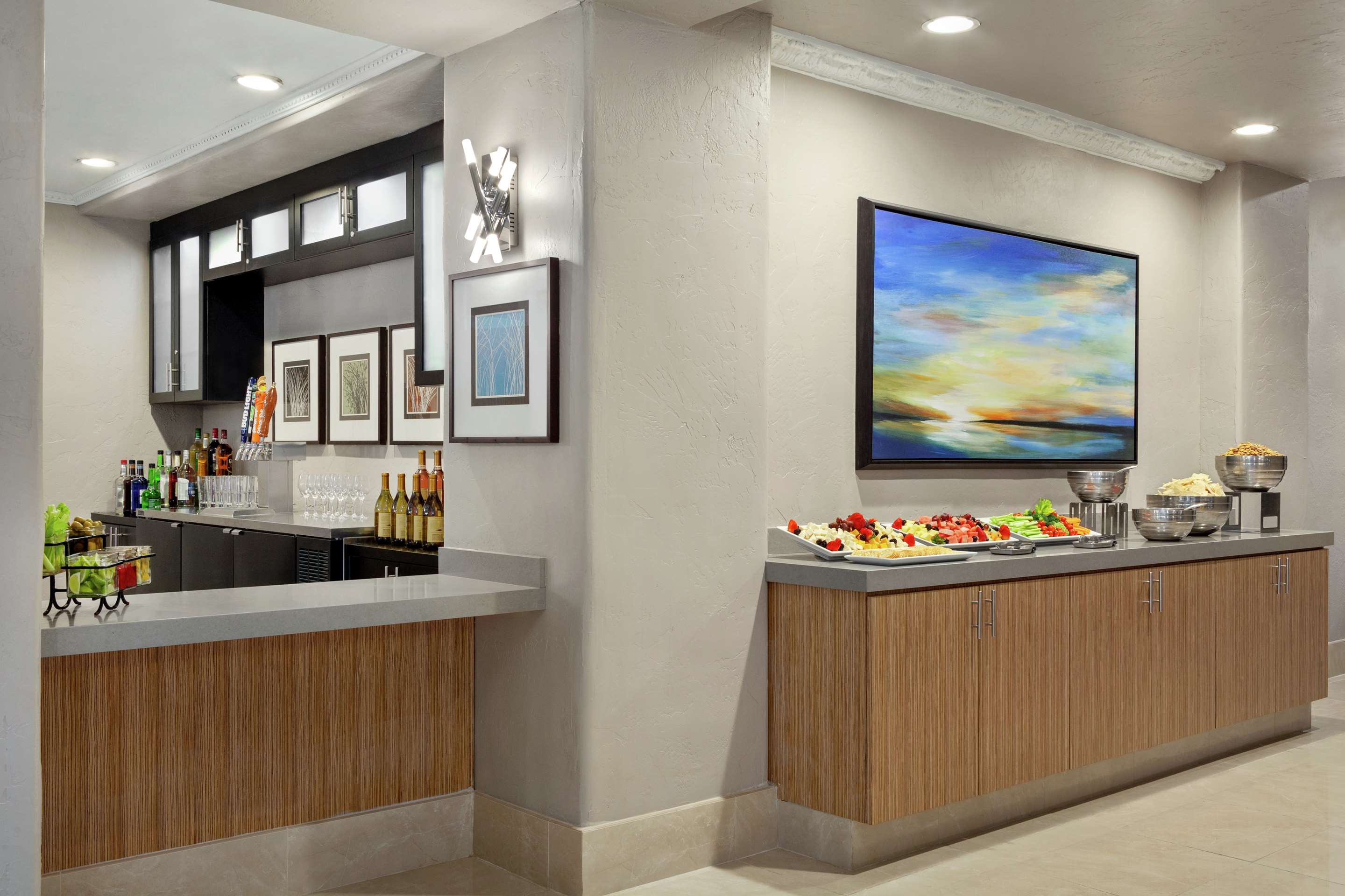 BarLounge | Embassy Suites by Hilton Santa Ana Orange County Airport