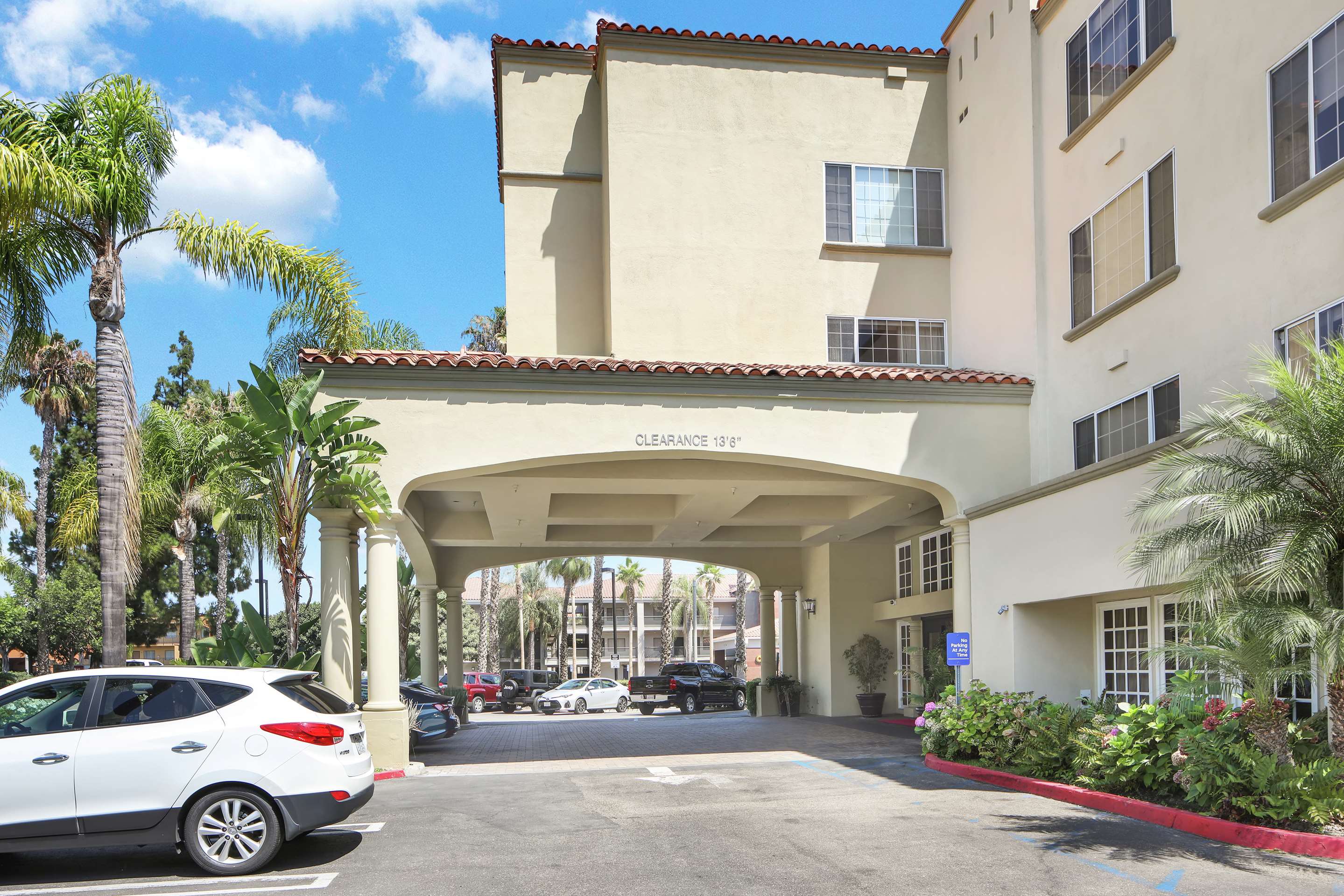 Exterior | Hampton Inn and Suites Santa Ana/Orange County Airport