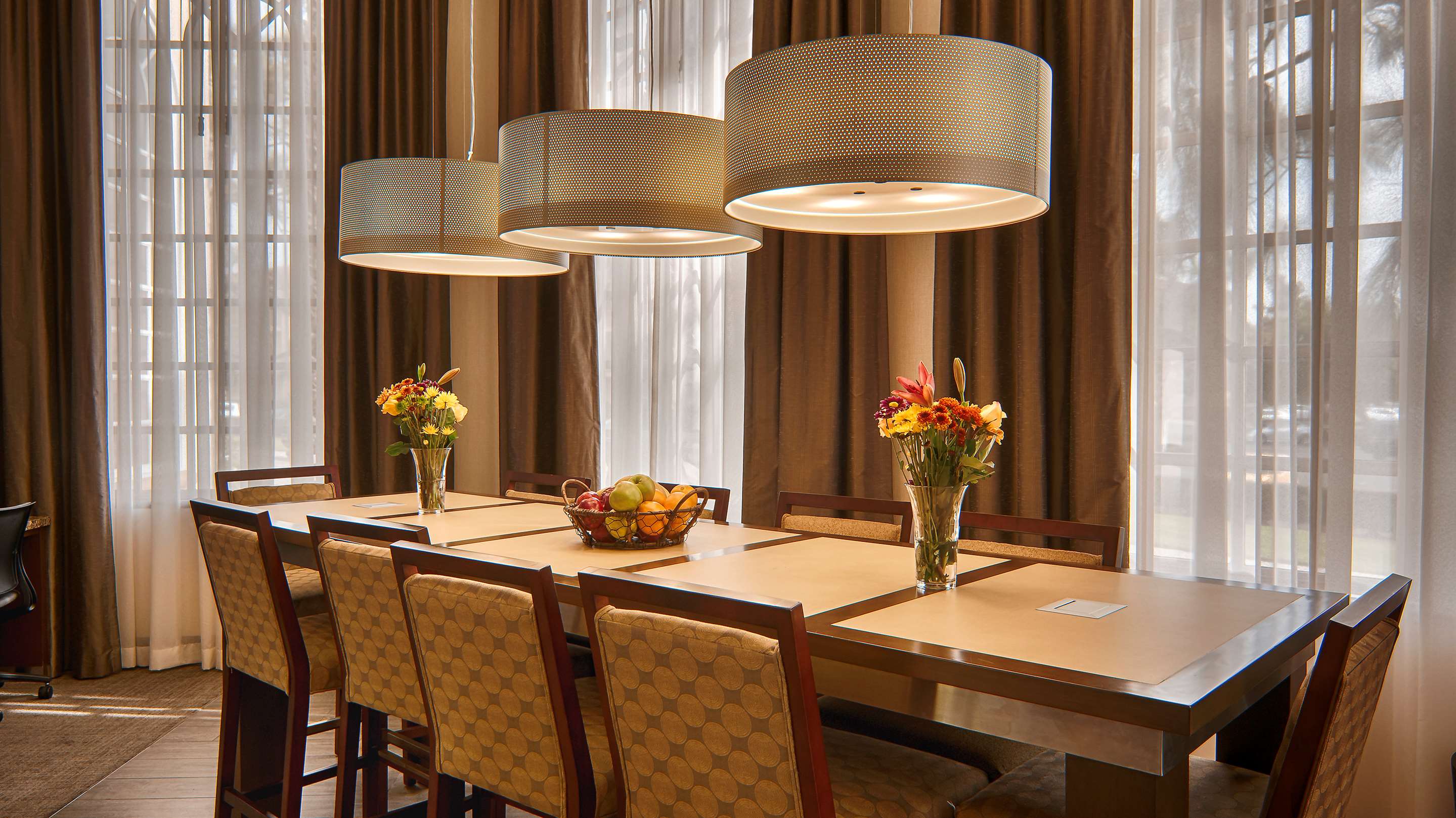 Restaurant | Hampton Inn and Suites Santa Ana/Orange County Airport