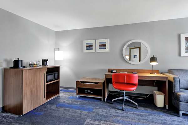  - Hampton Inn & Suites Santa Ana