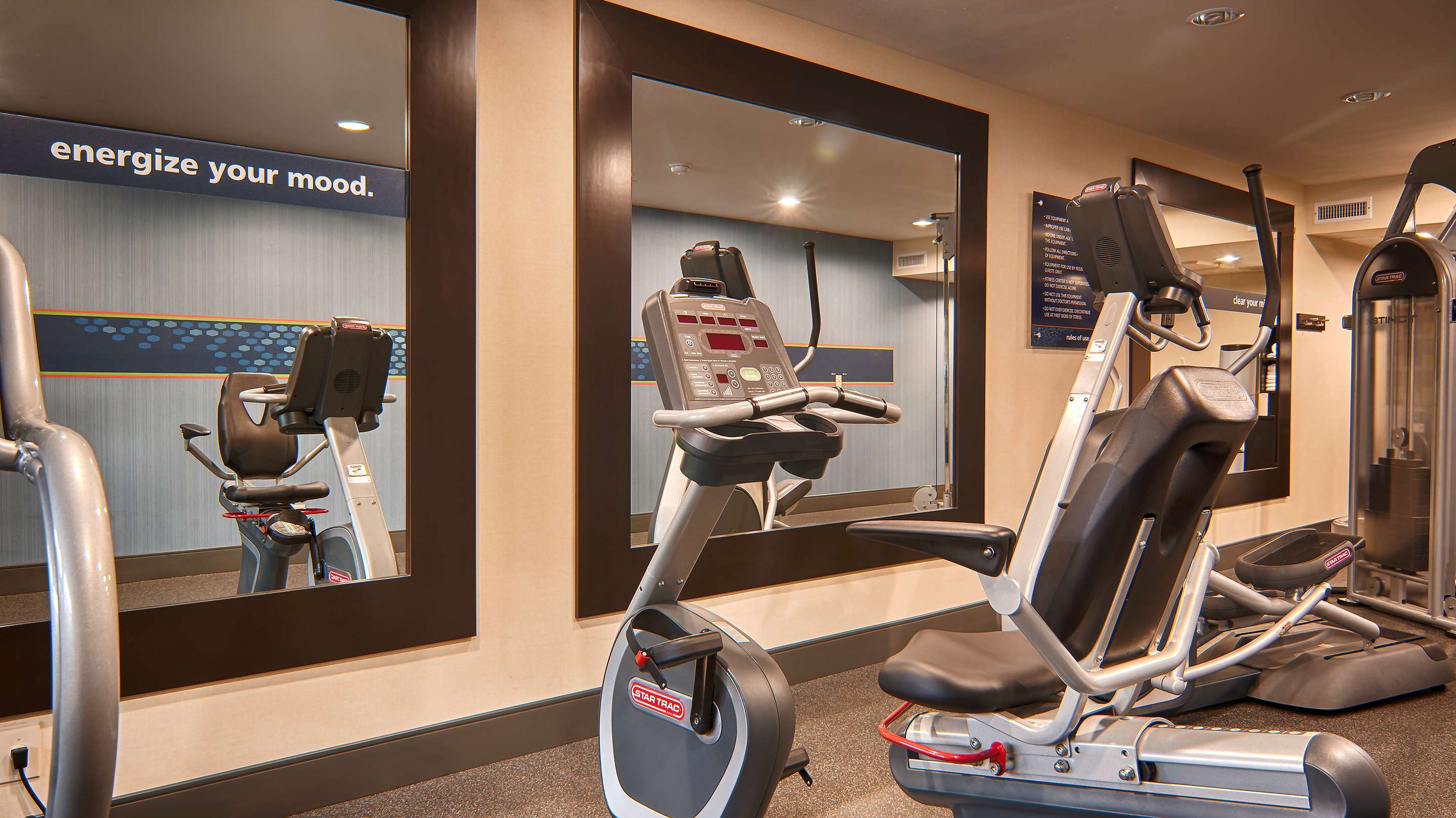 Health club fitness center gym | Hampton Inn and Suites Santa Ana/Orange County Airport