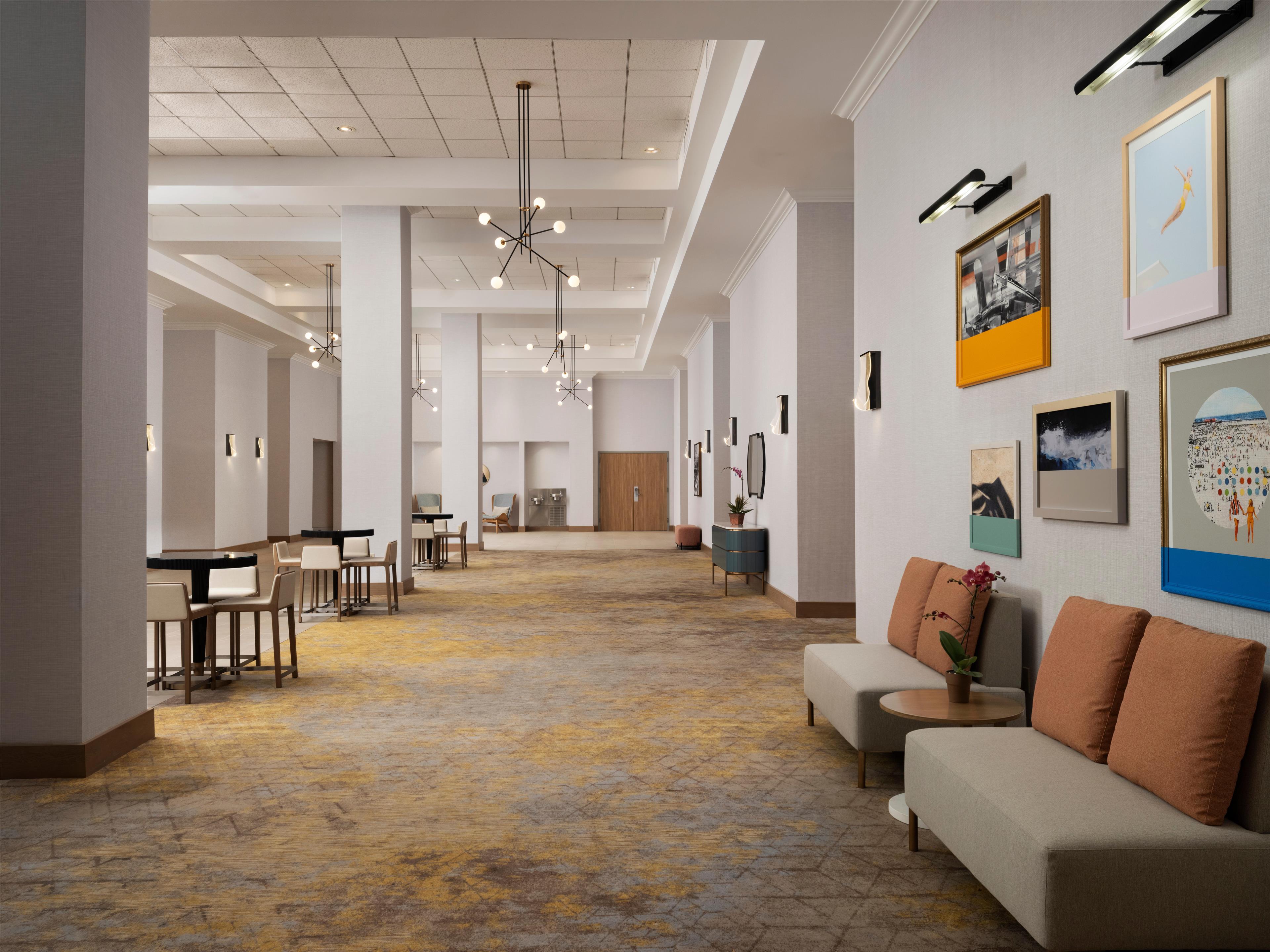 Lobby | Hotel Zessa Santa Ana – a DoubleTree by Hilton