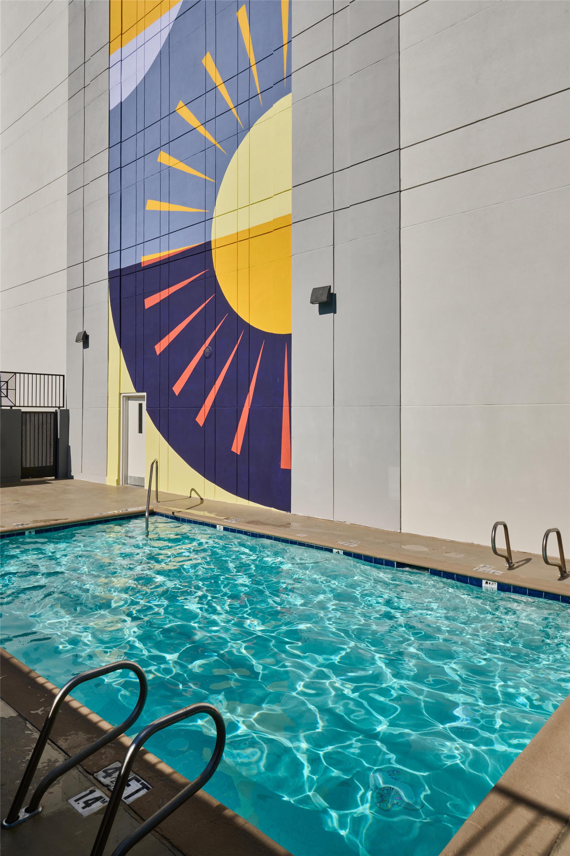 Pool | Hotel Zessa Santa Ana – a DoubleTree by Hilton