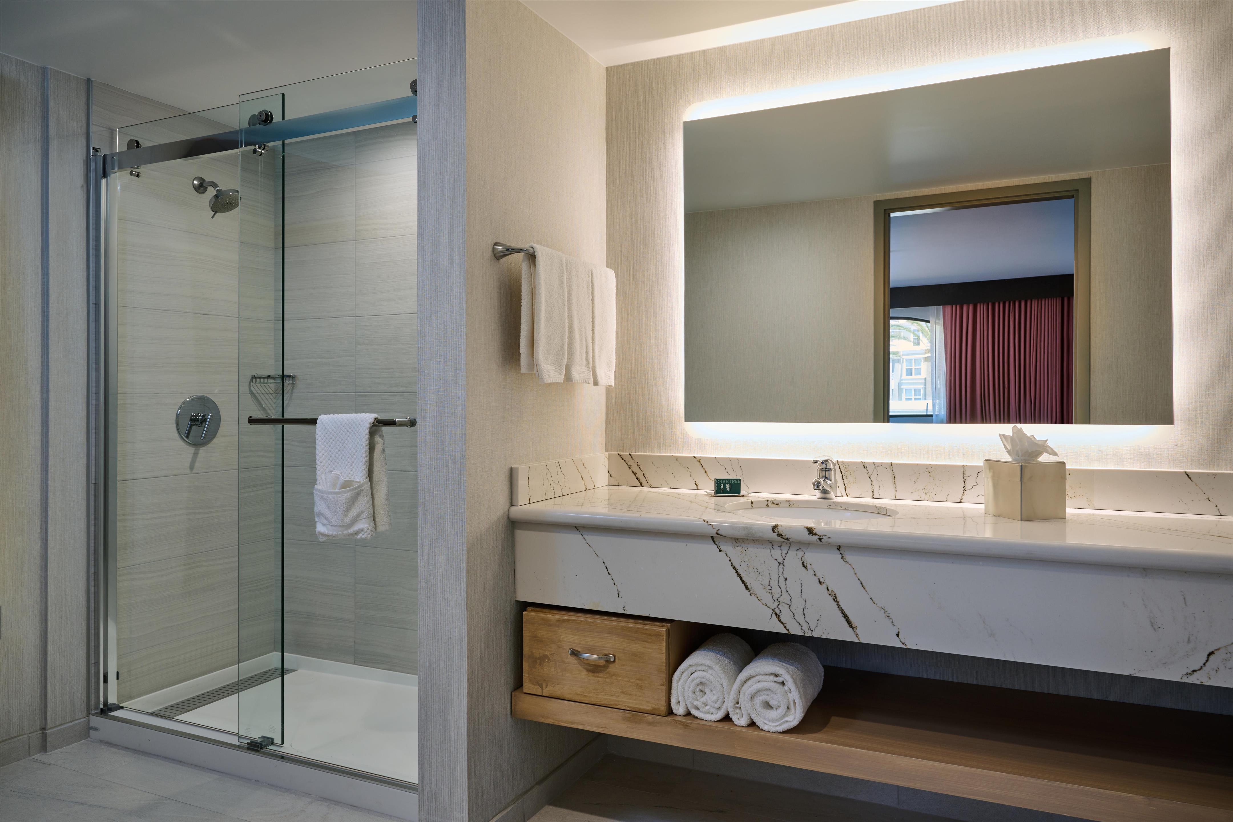 Guest room bath