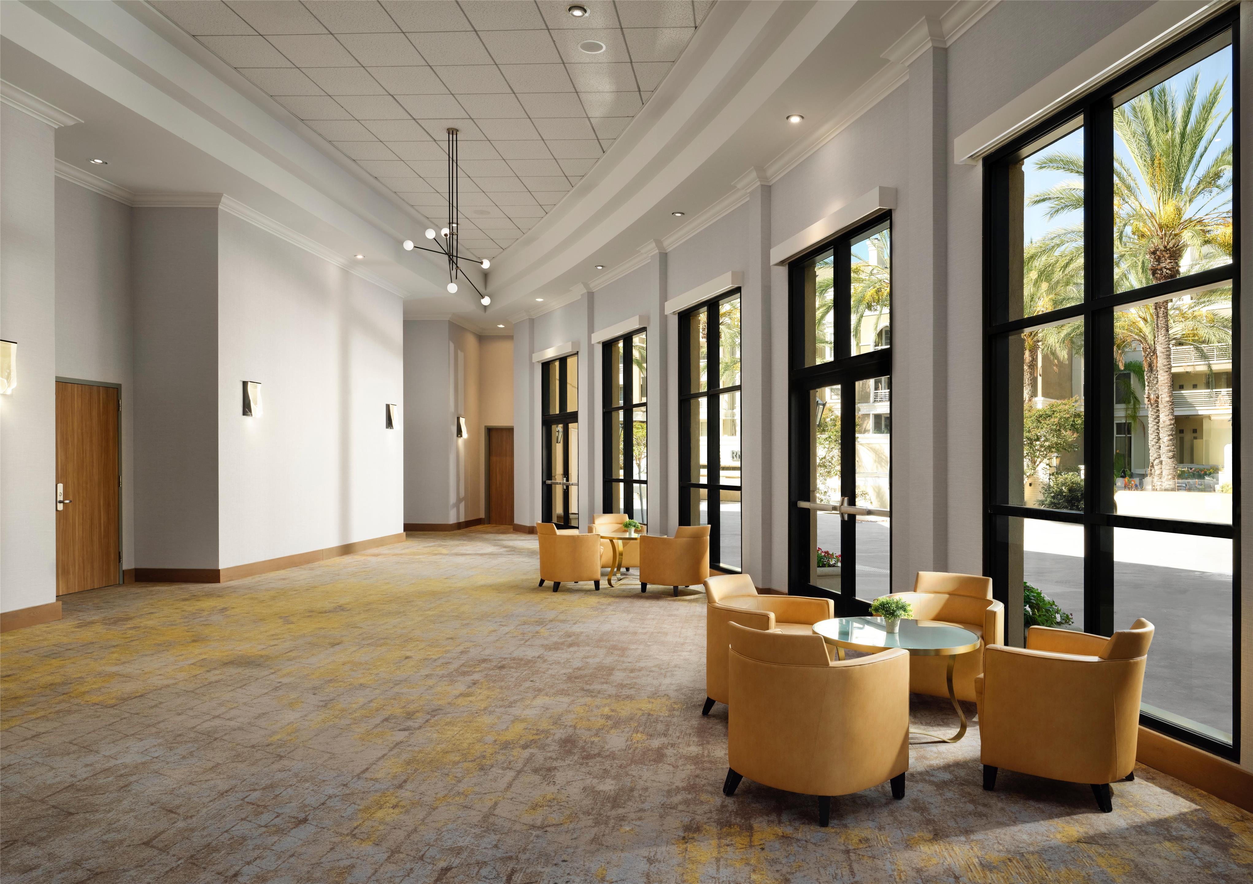 Meeting Room | Hotel Zessa Santa Ana – a DoubleTree by Hilton