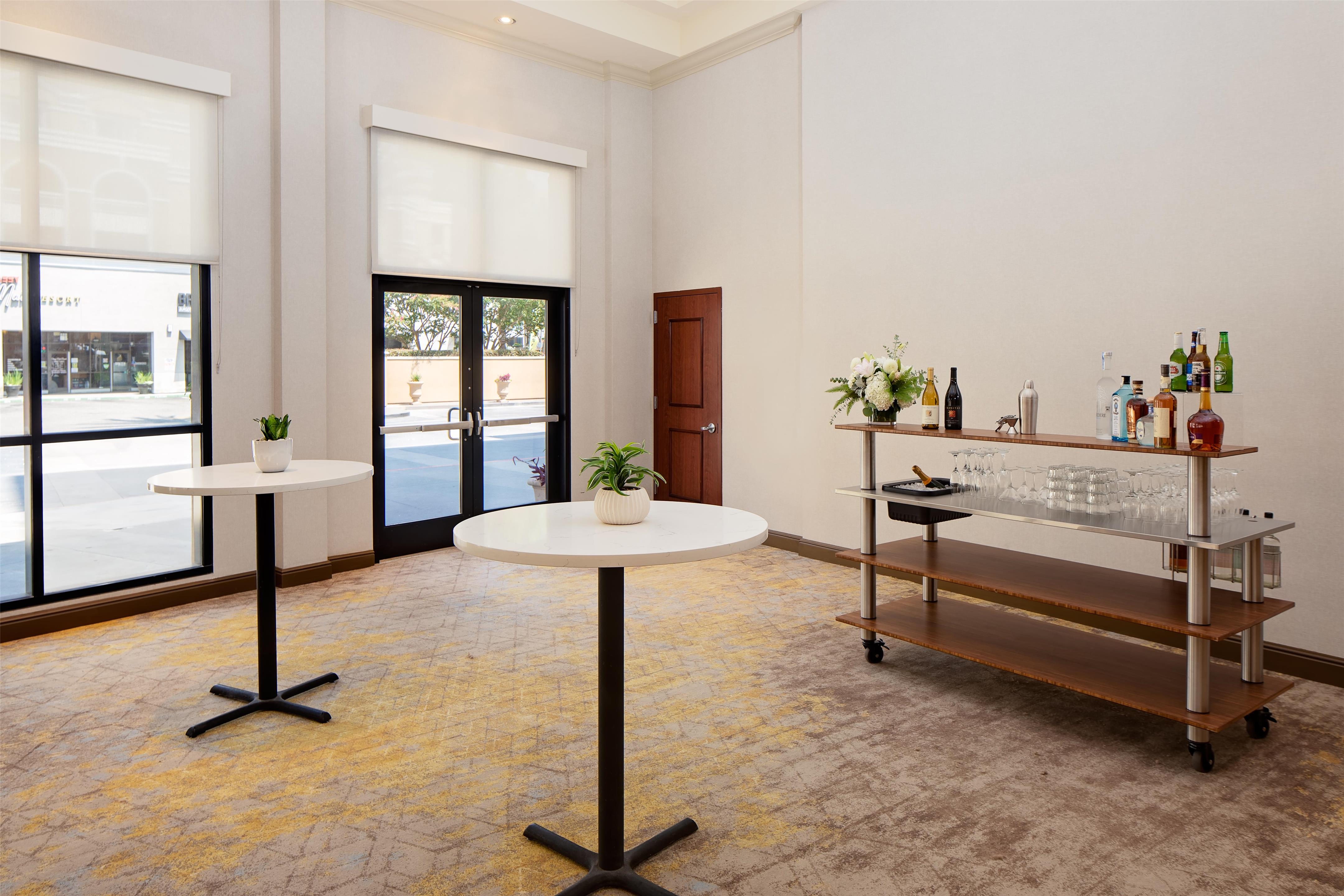 Meeting Room | Hotel Zessa Santa Ana – a DoubleTree by Hilton