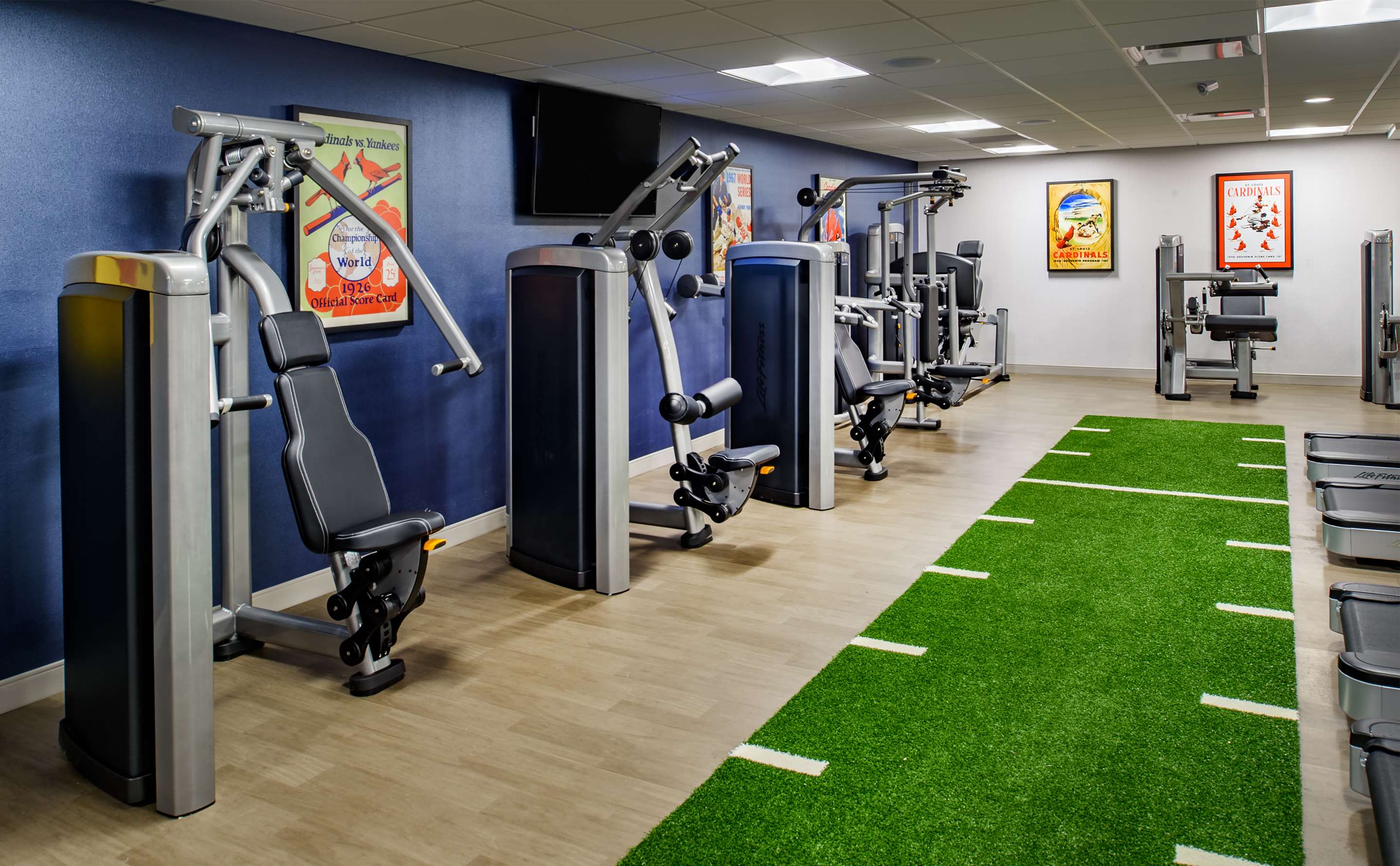 Health club fitness center gym | Hilton St. Louis at the Ballpark
