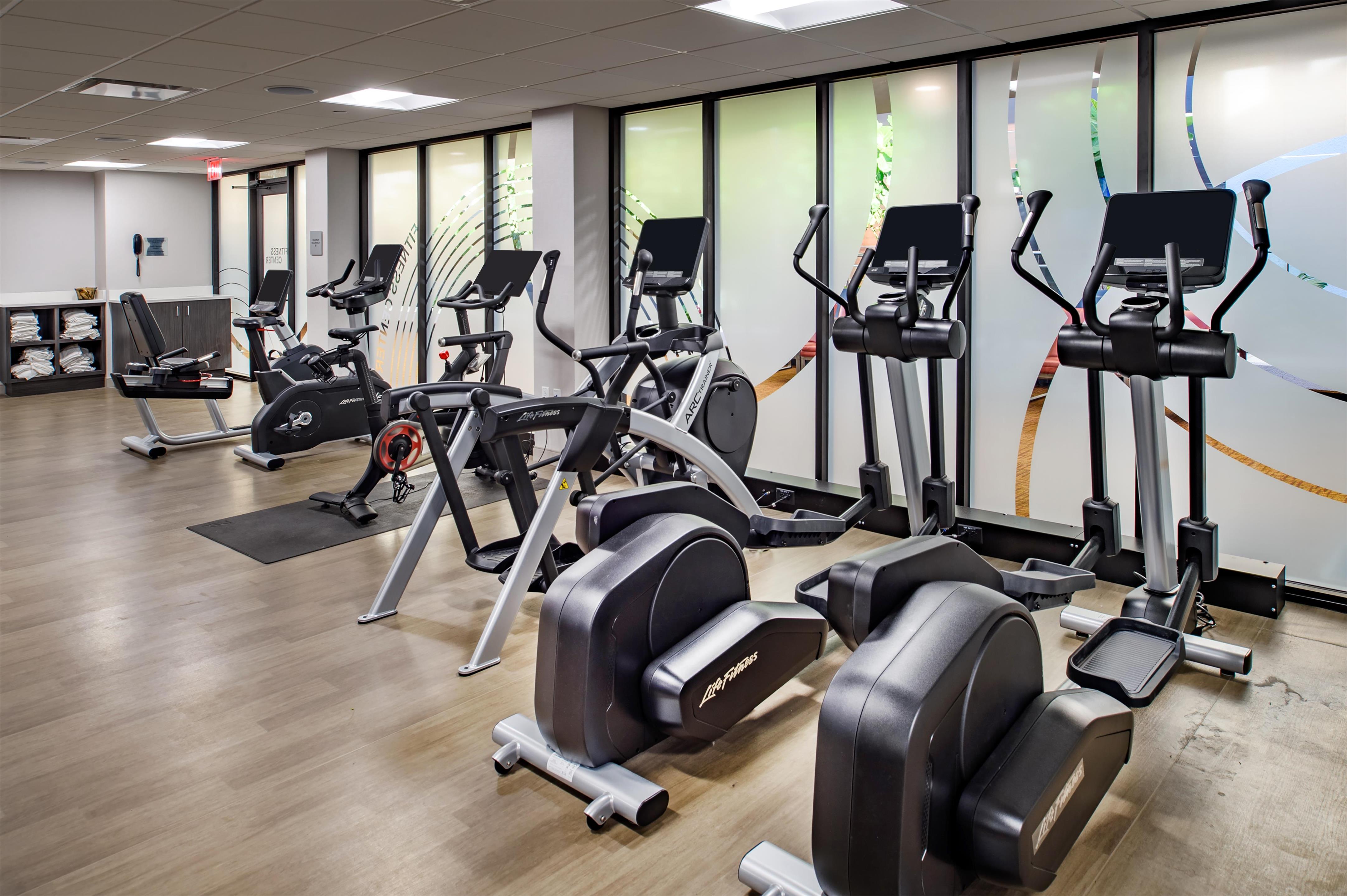 Health club fitness center gym | Hilton St. Louis at the Ballpark
