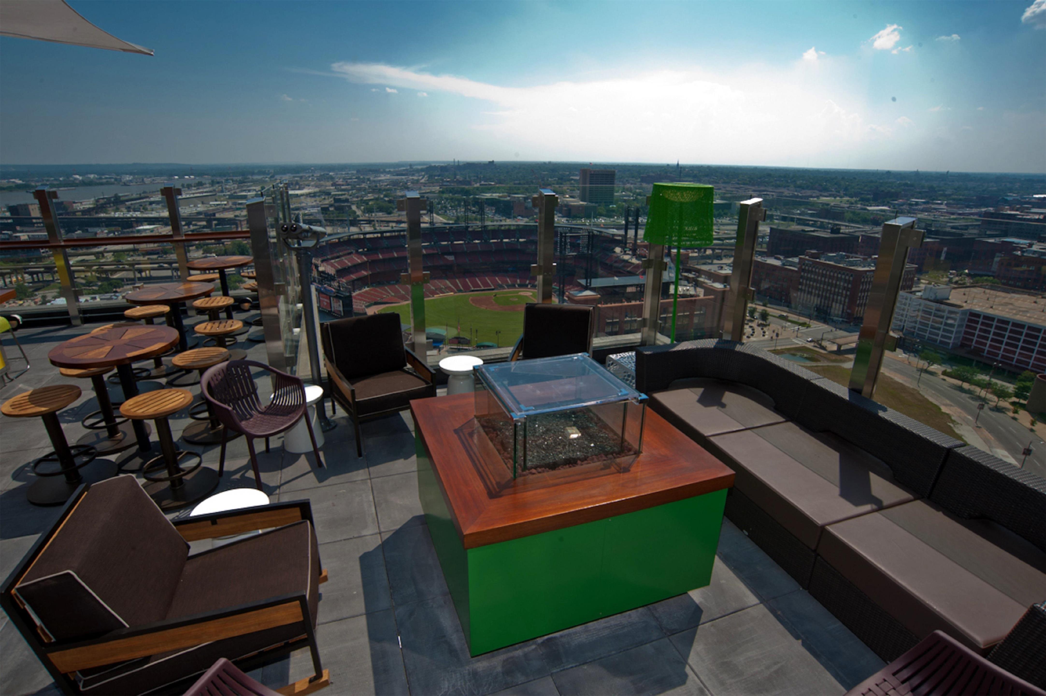 BarLounge | Hilton St. Louis at the Ballpark