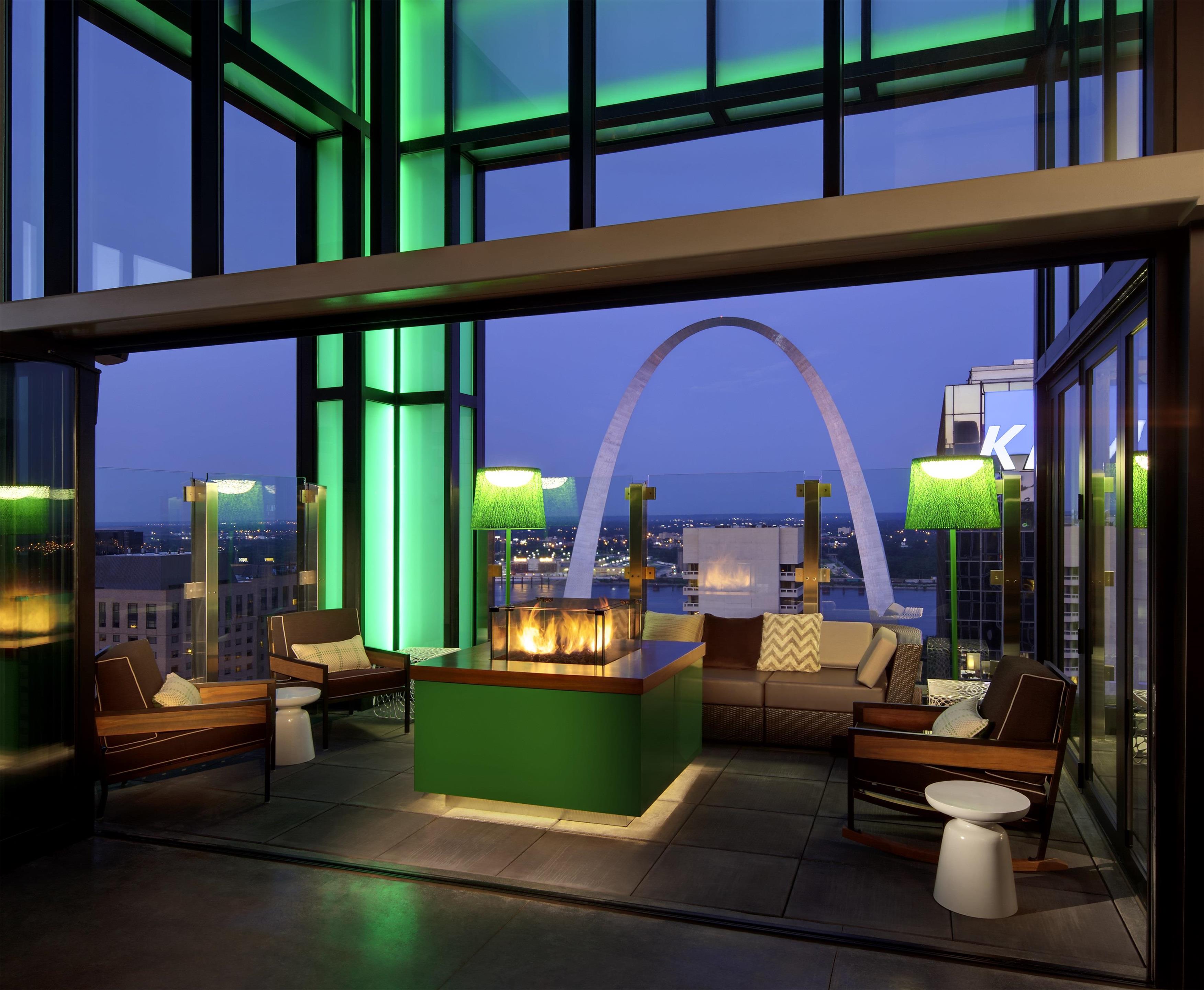 BarLounge | Hilton St. Louis at the Ballpark