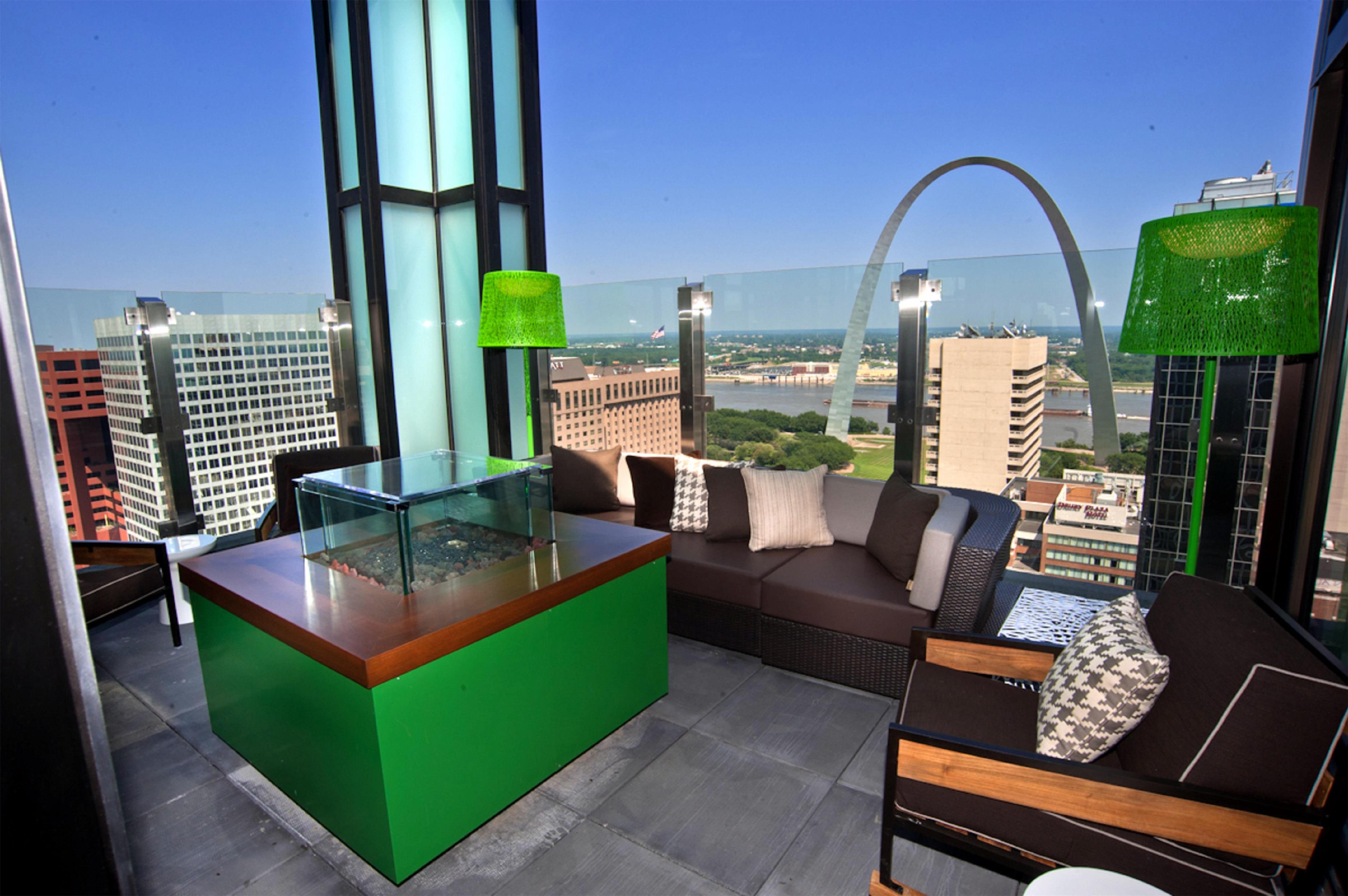BarLounge | Hilton St. Louis at the Ballpark