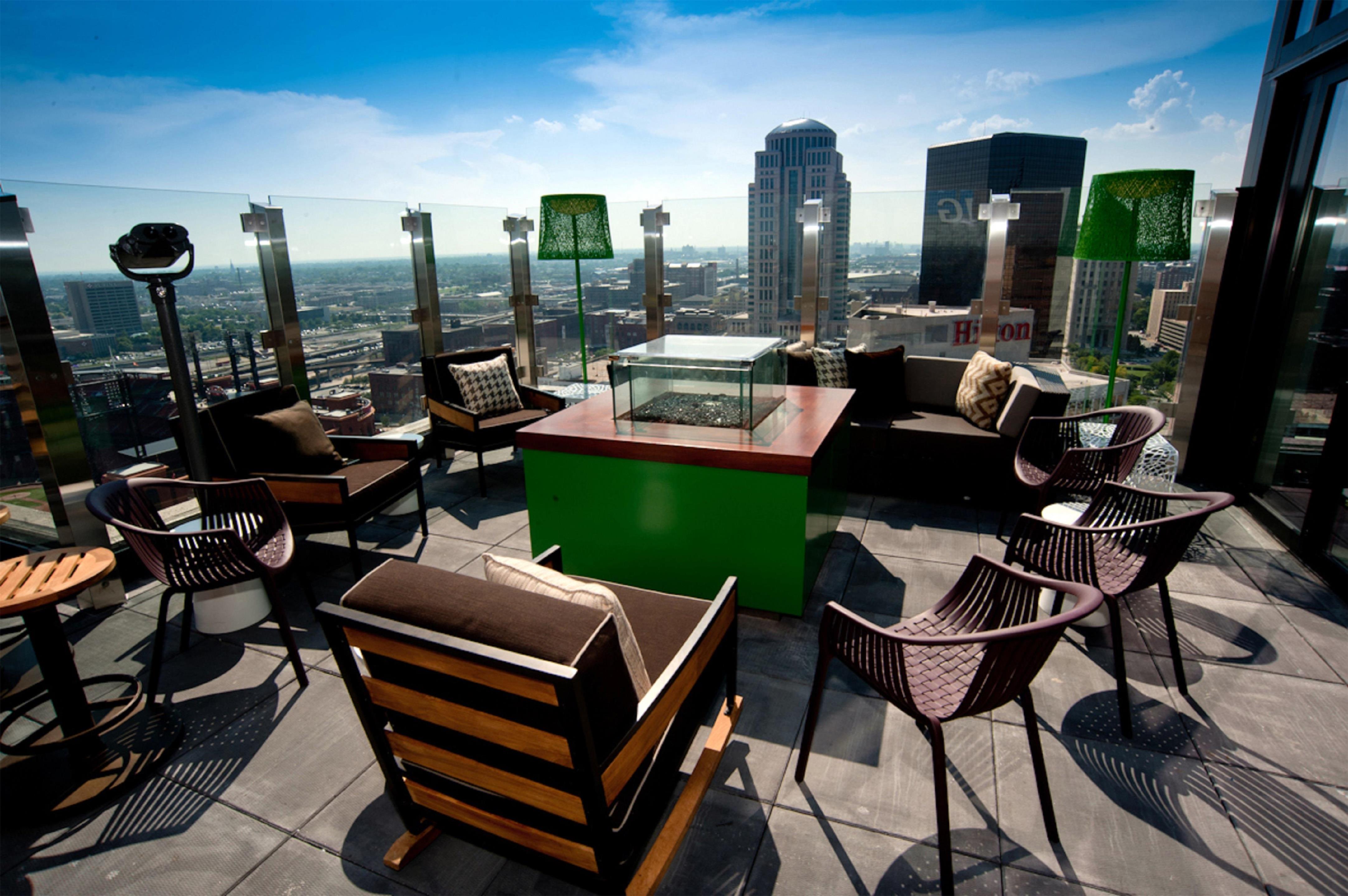 BarLounge | Hilton St. Louis at the Ballpark
