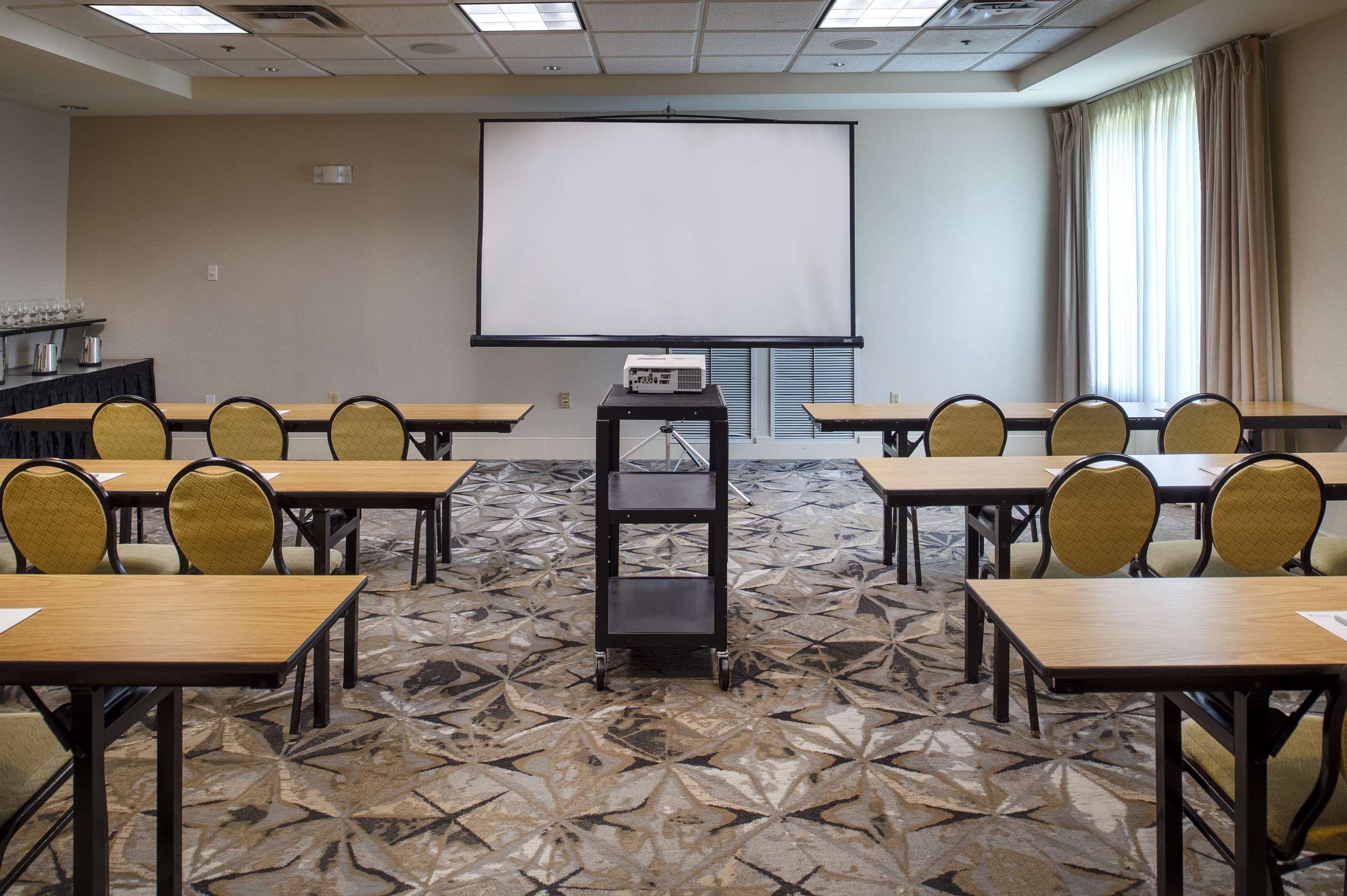 Meeting Room | Hilton Garden Inn Chesterfield