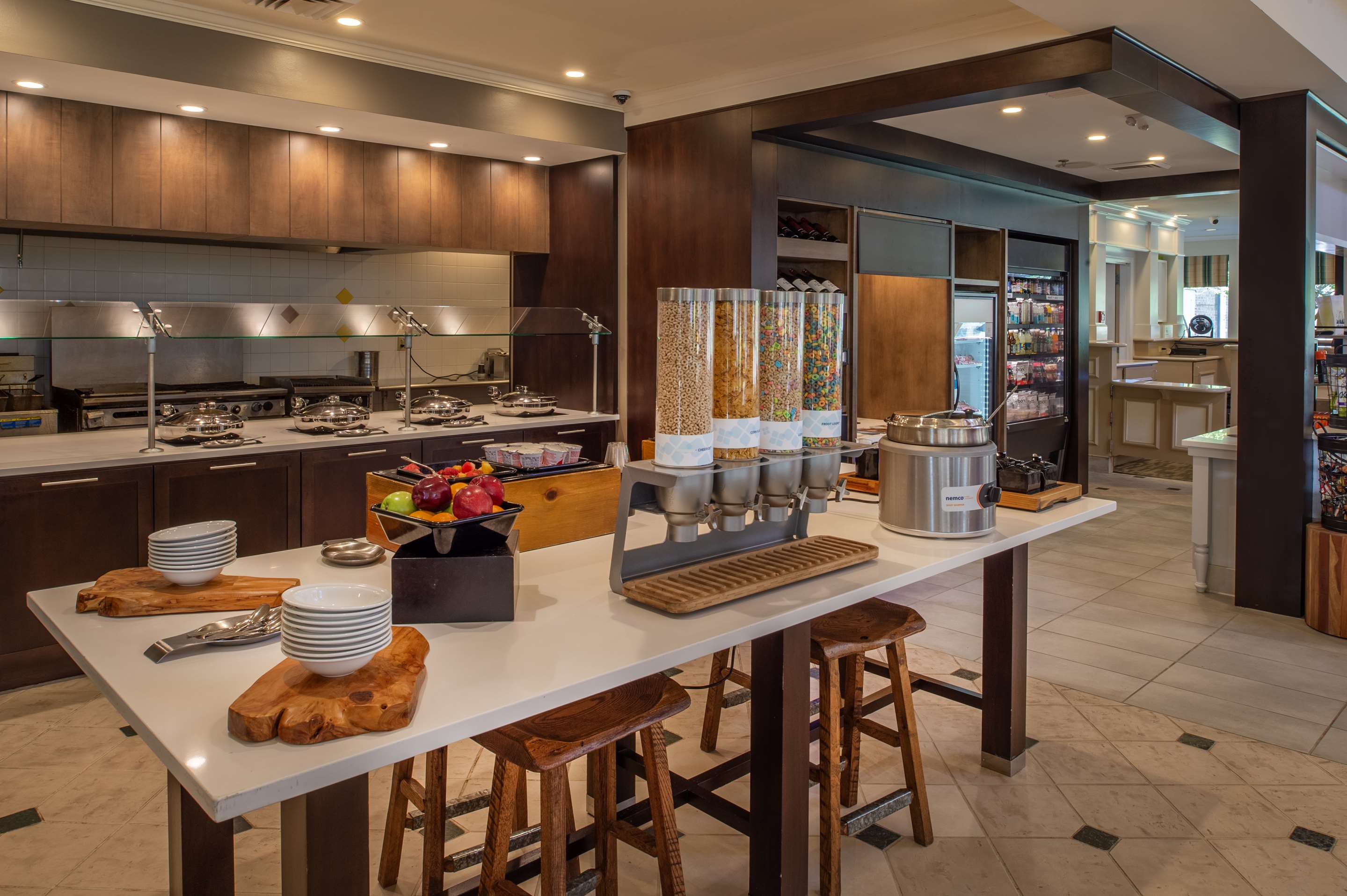 Breakfast Area | Hilton Garden Inn Chesterfield