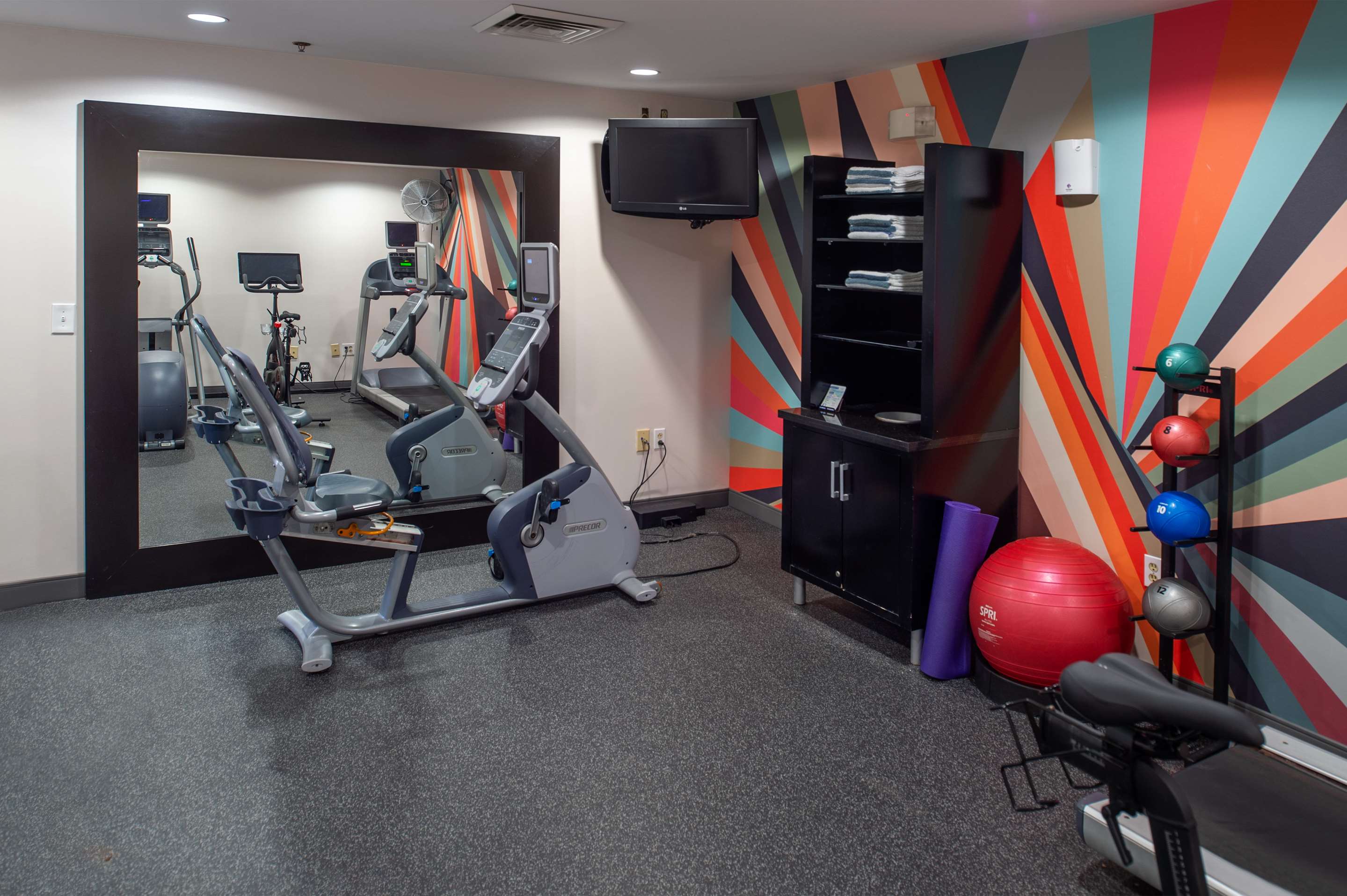 Health club fitness center gym | Hilton Garden Inn Chesterfield