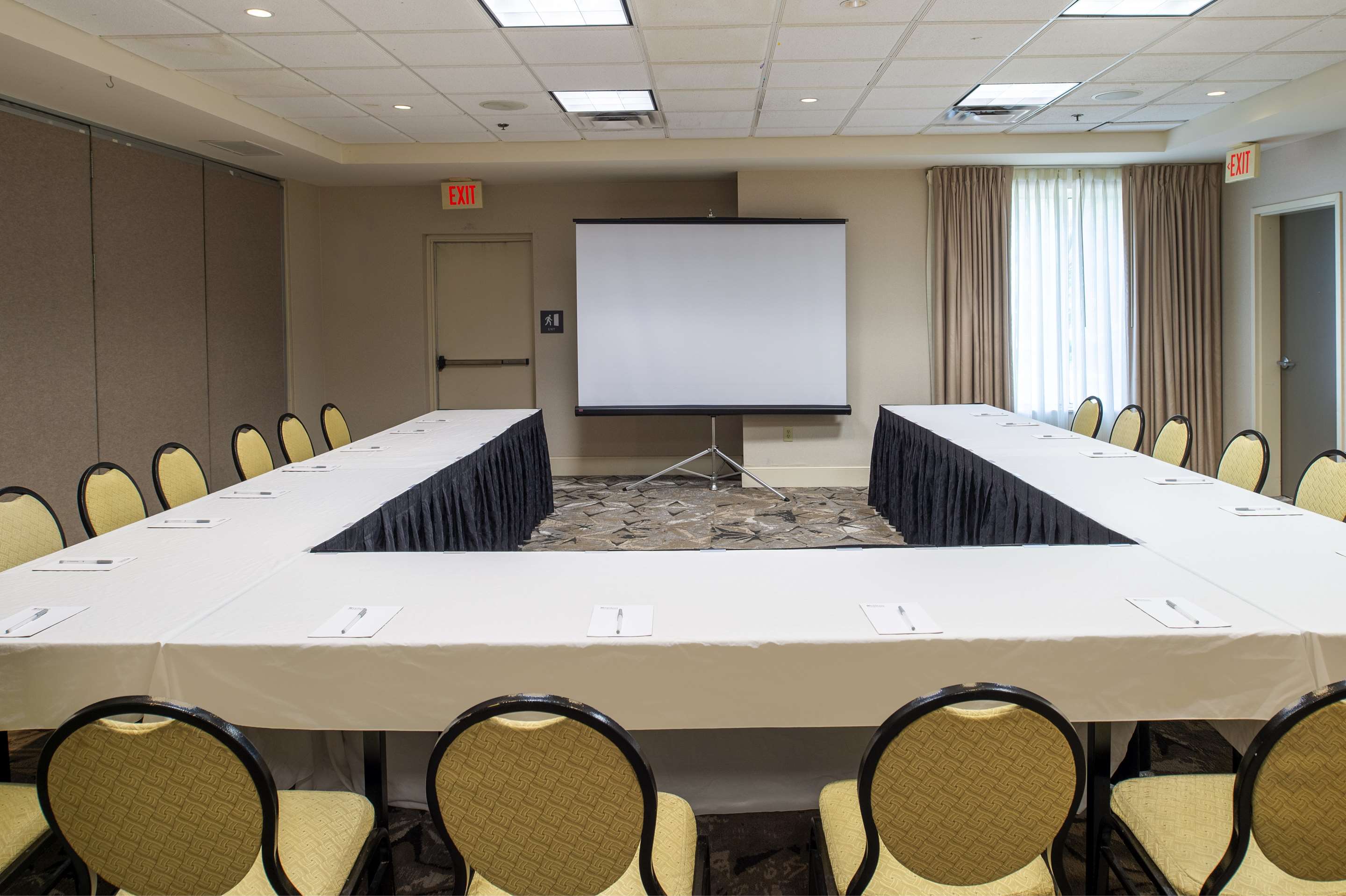 Meeting Room | Hilton Garden Inn Chesterfield