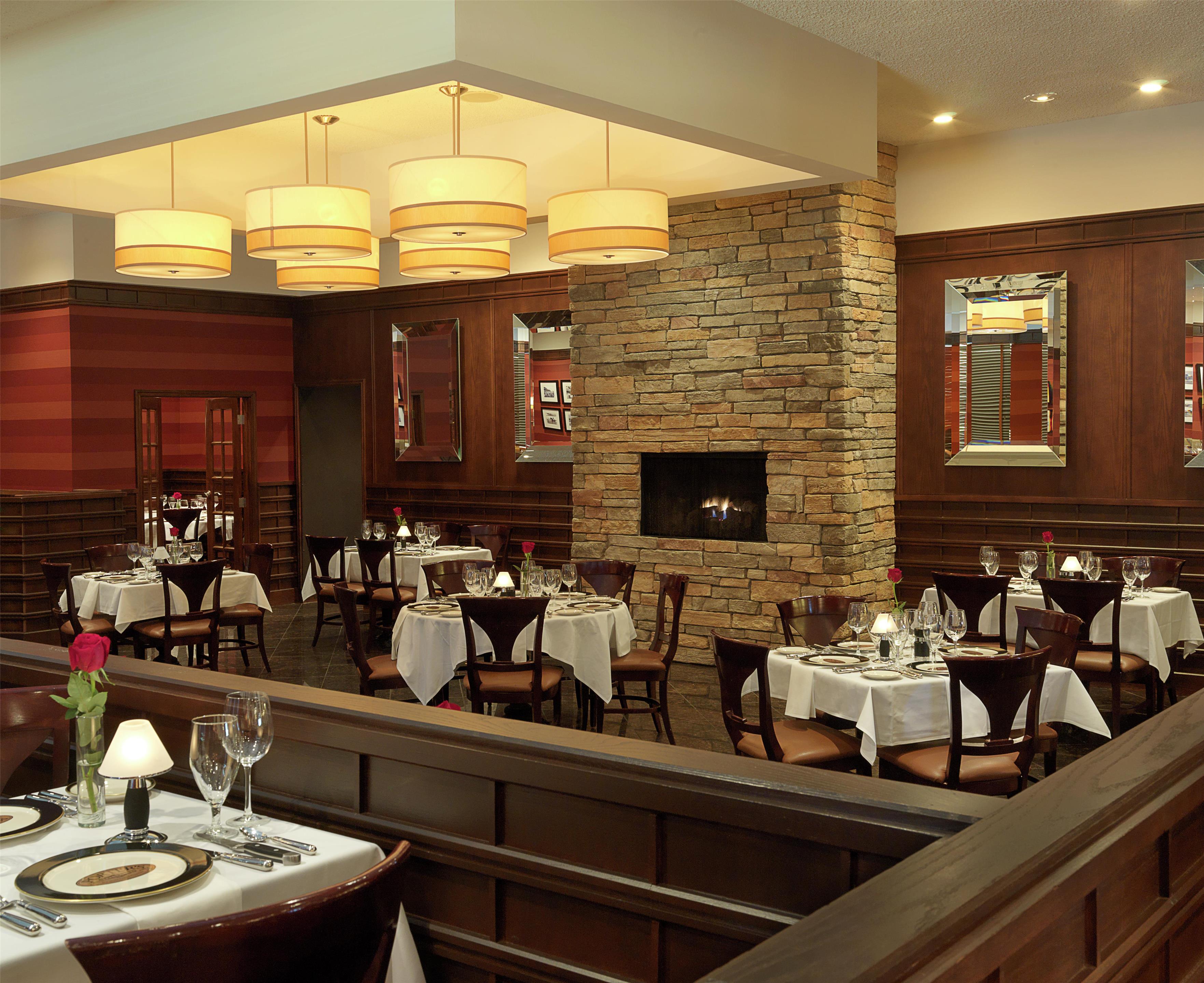 Restaurant | DoubleTree by Hilton Collinsville - St. Louis